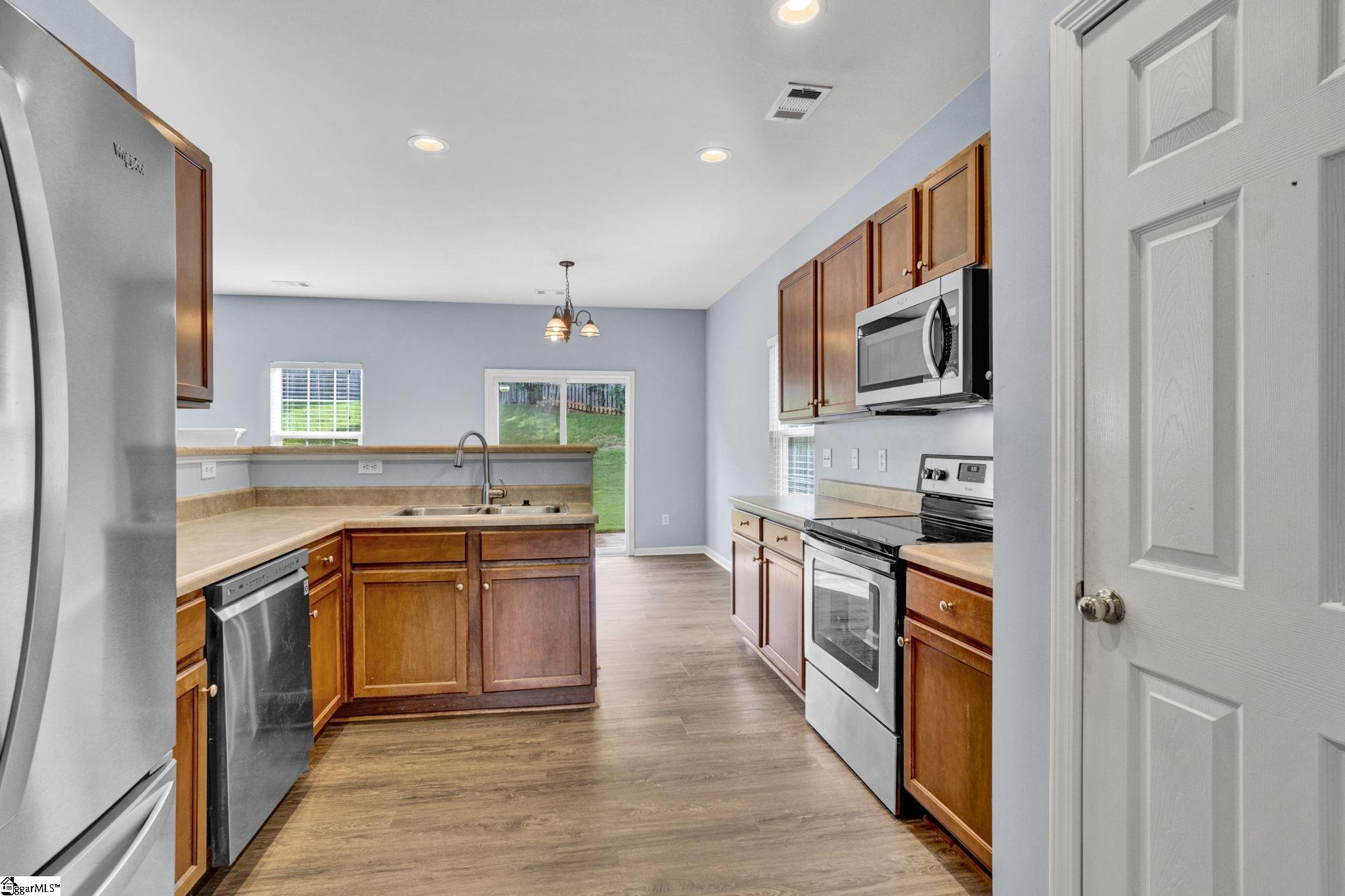 7 Frostweed Court Property Photo 8