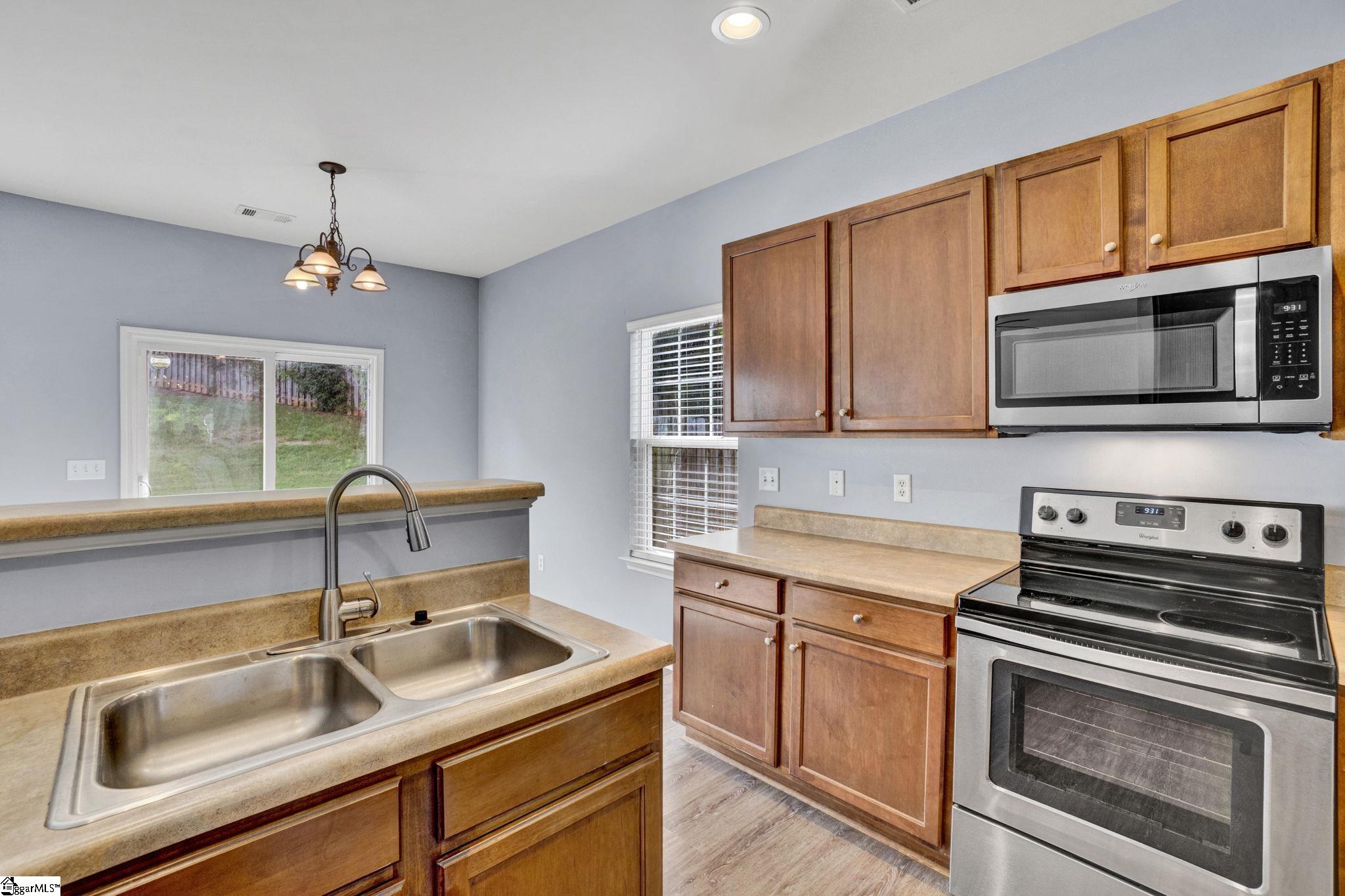 7 Frostweed Court Property Photo 11