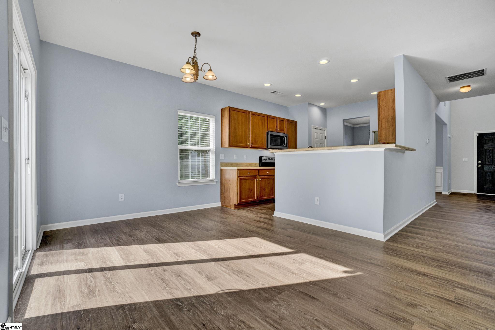7 Frostweed Court Property Photo 13