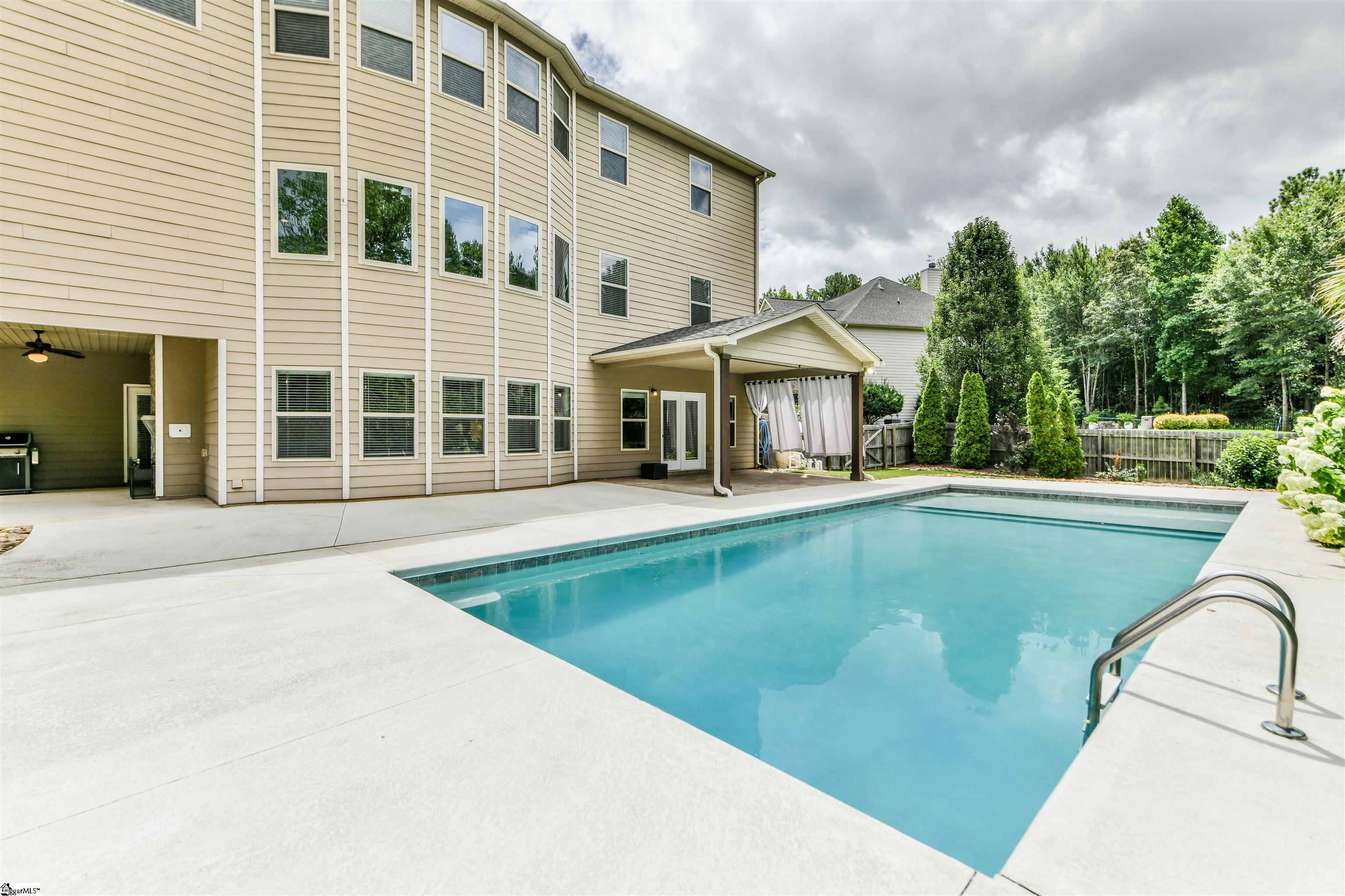 19 Bellagio Way Property Photo 2