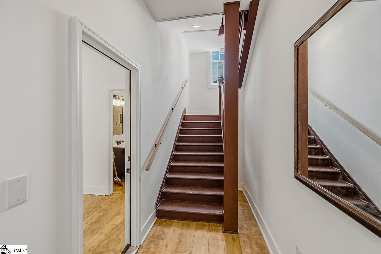 530 Peronneau Street Property Photo 12
