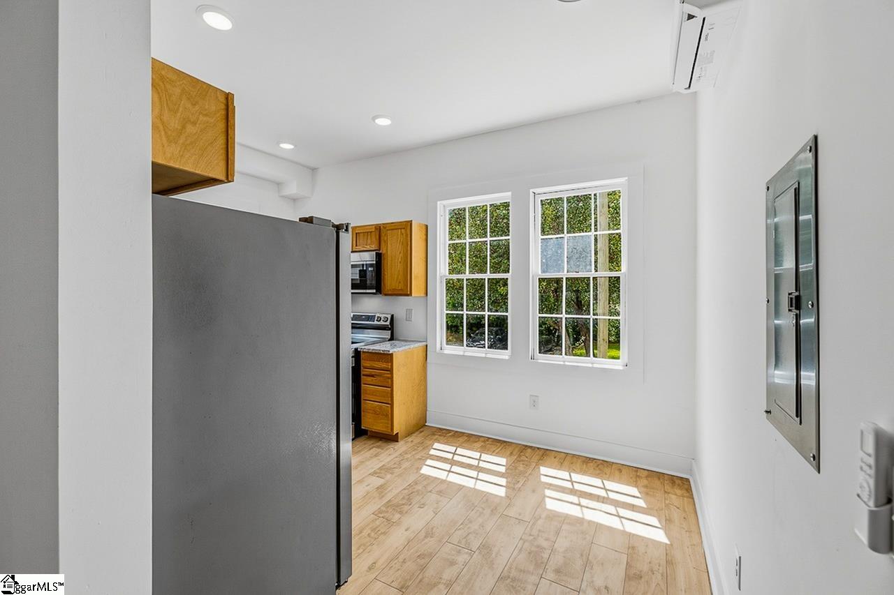 530 Peronneau Street Property Photo 24