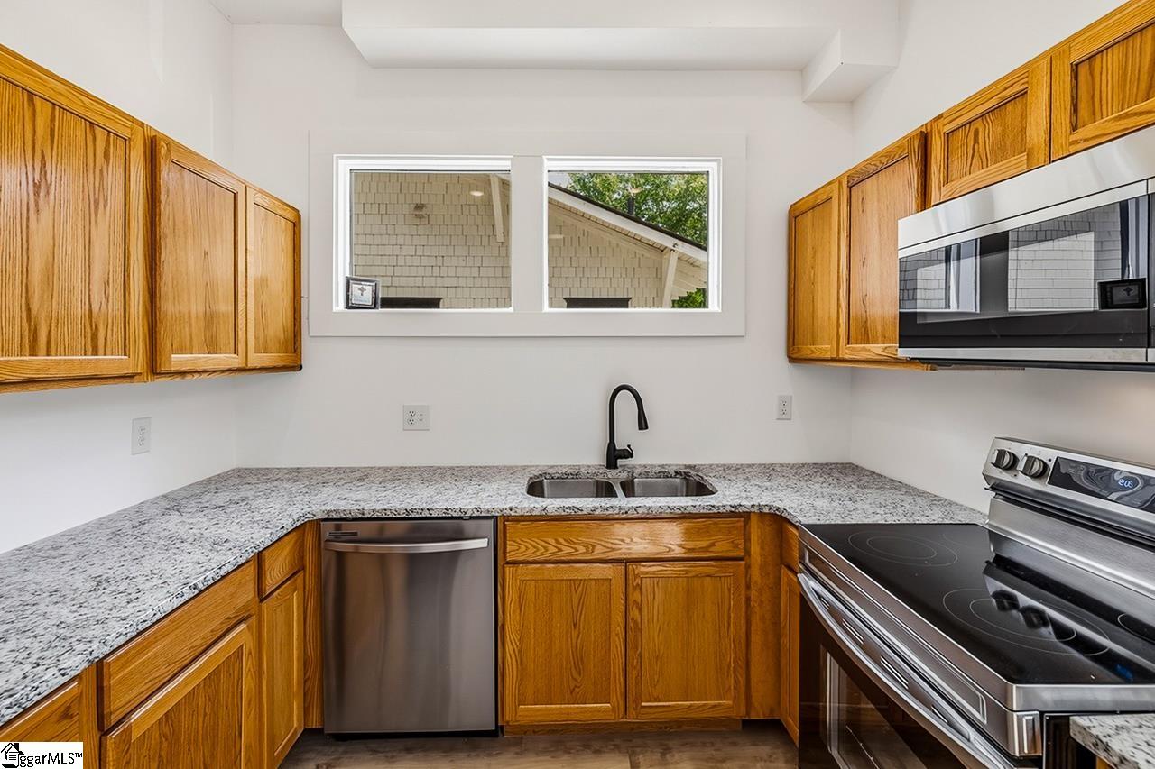 530 Peronneau Street Property Photo 27