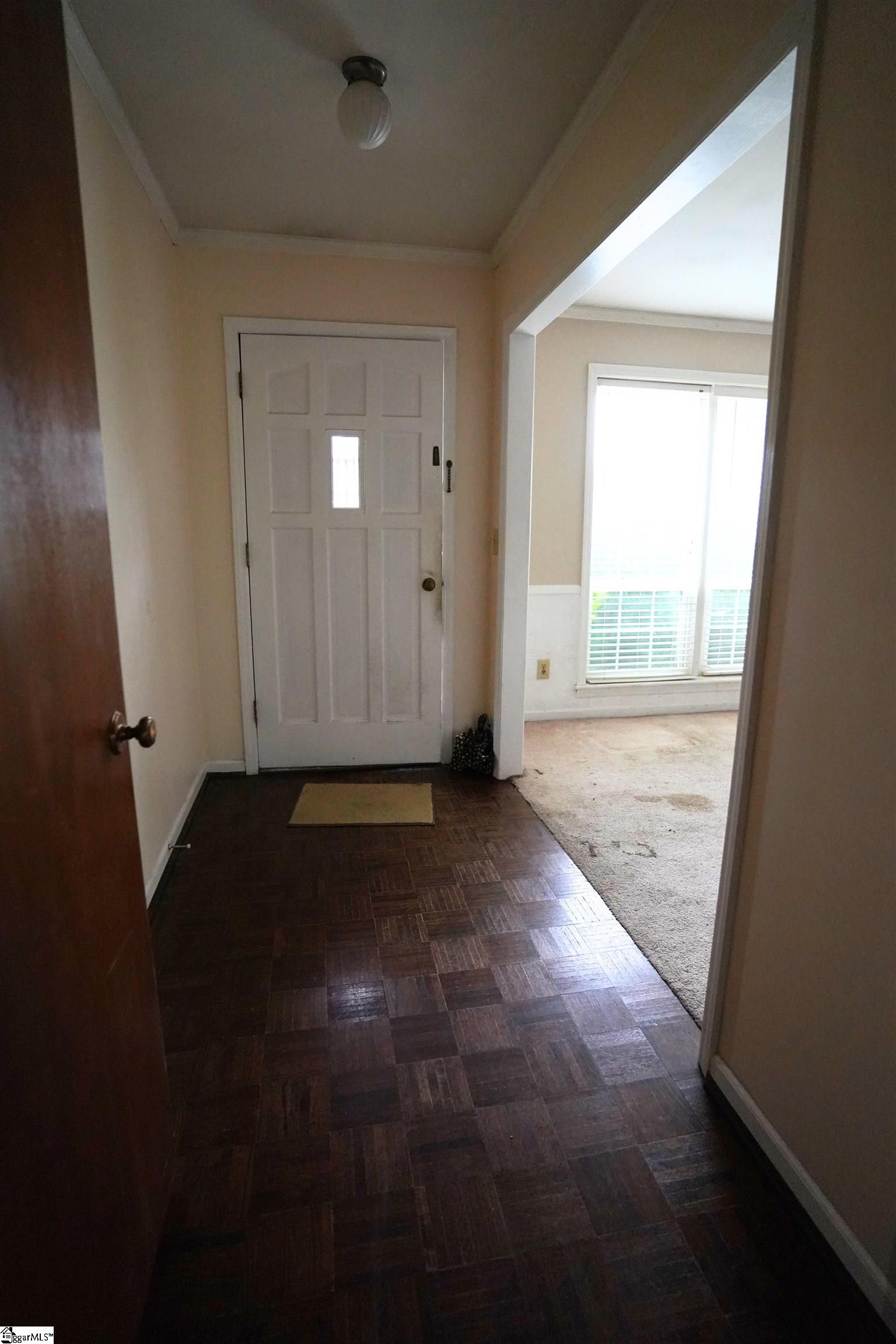100 Crowndale Drive Property Photo 2