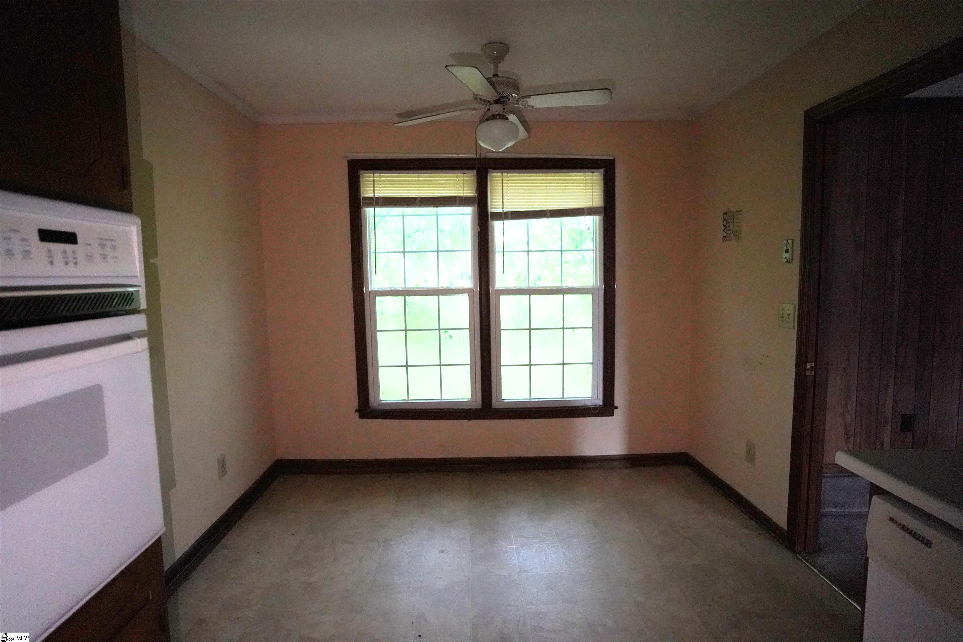 100 Crowndale Drive Property Photo 10