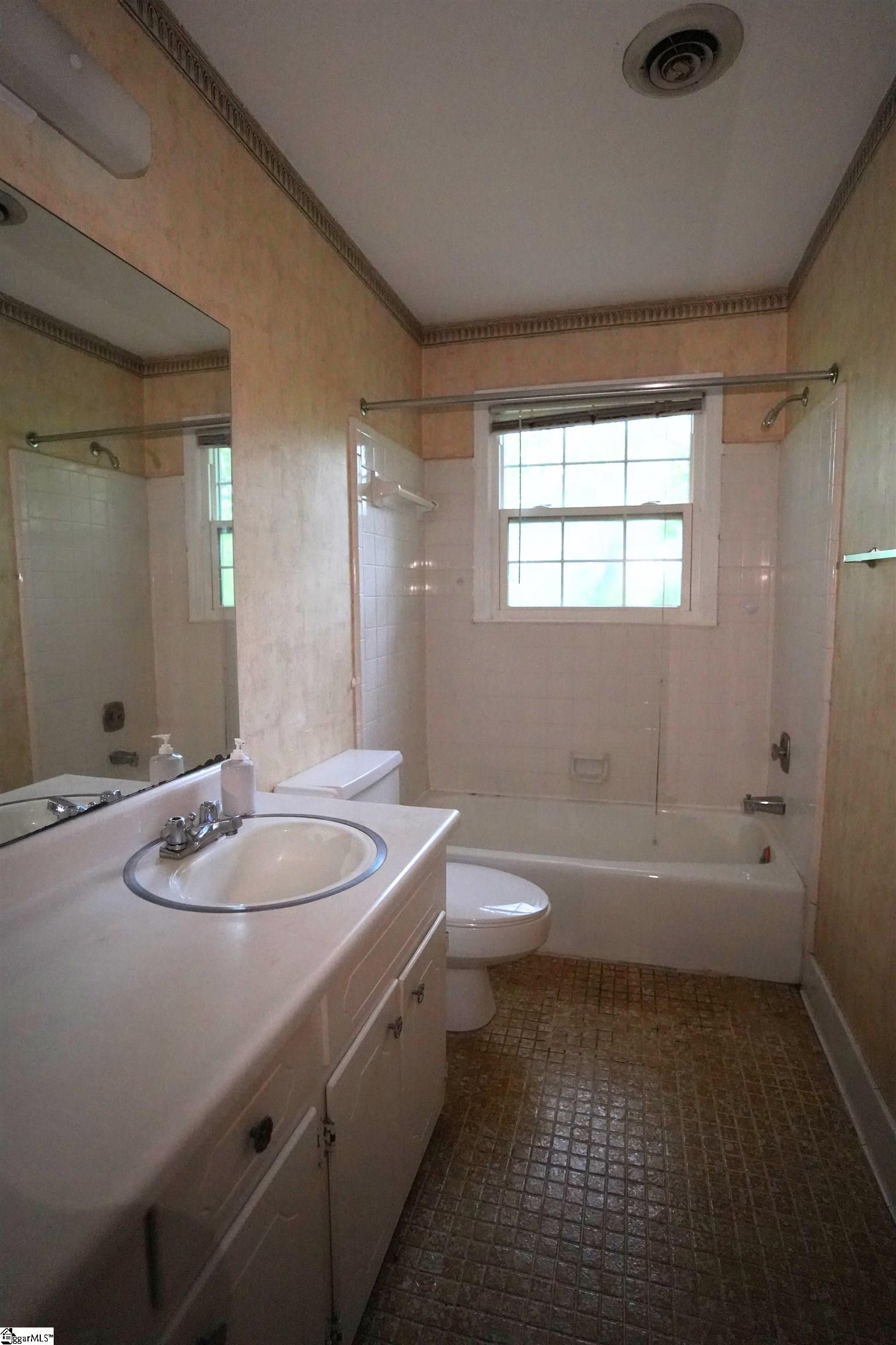 100 Crowndale Drive Property Photo 13