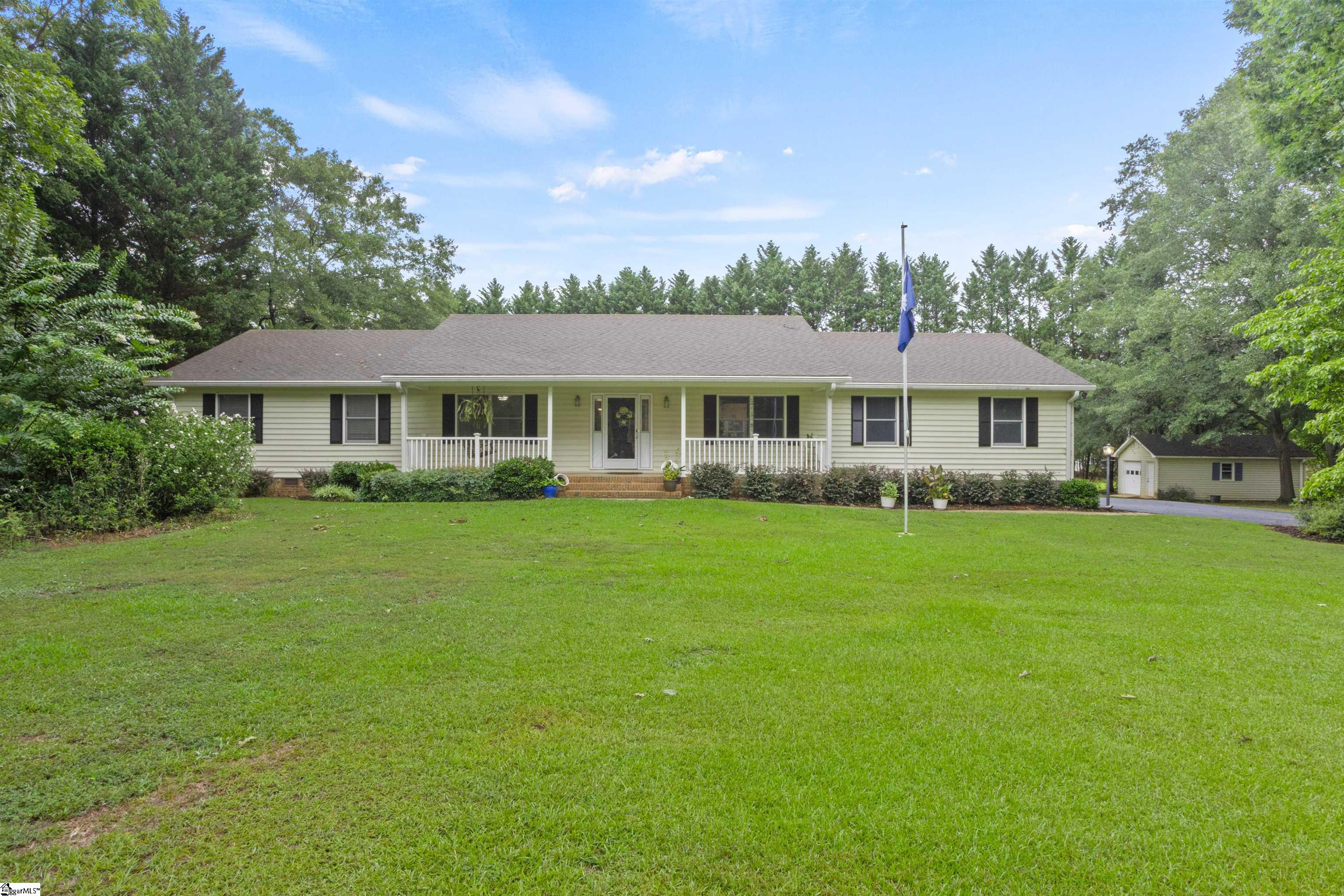 108 Cardinal Circle Property Photo 1