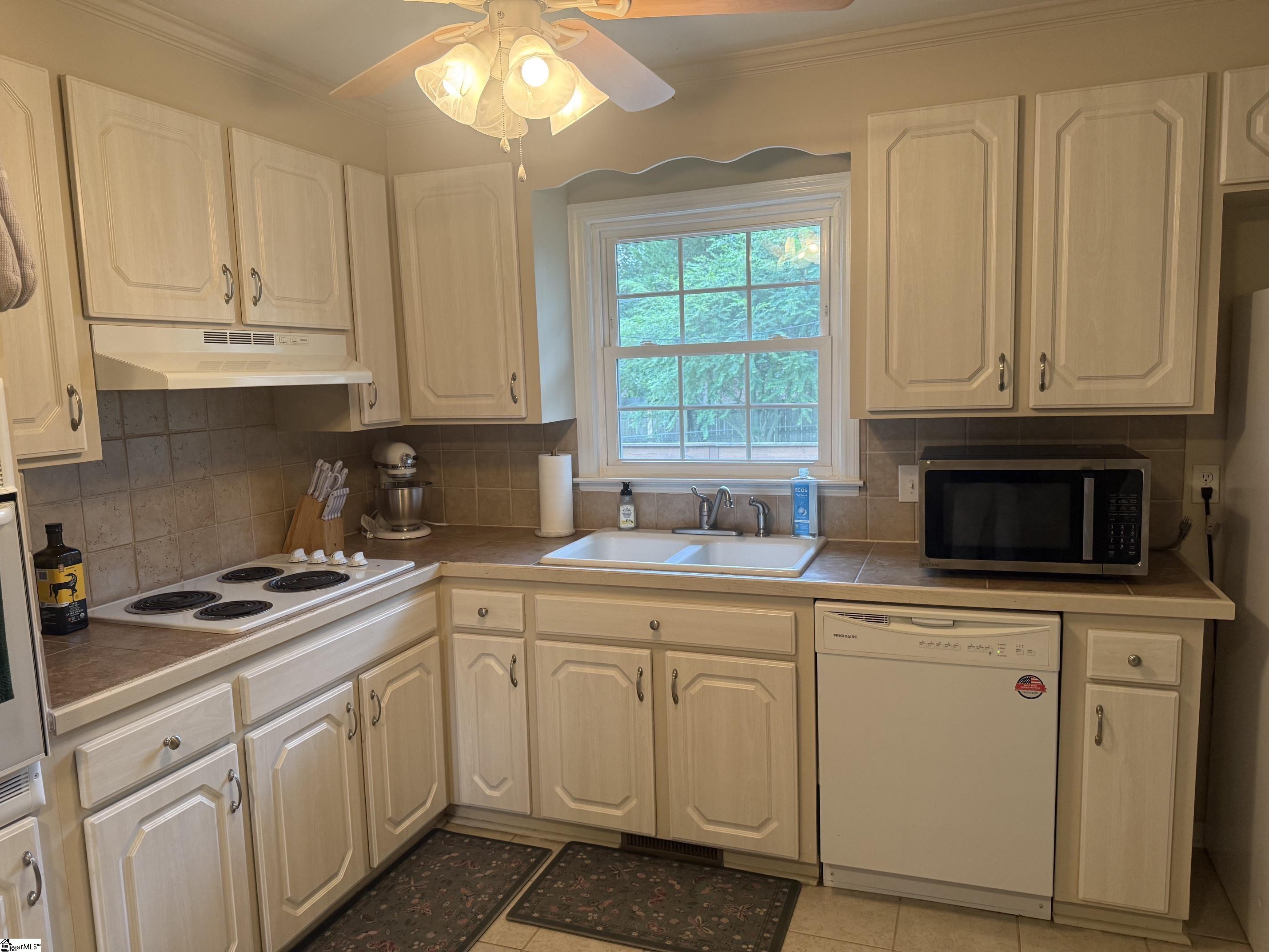 16 Ellesmere Drive Property Photo 6
