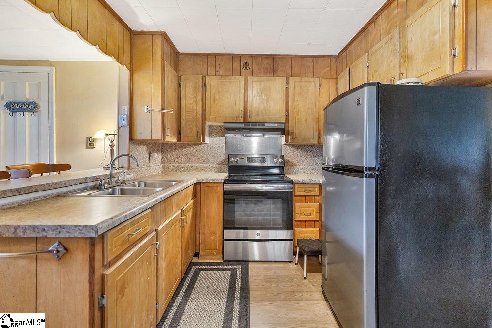 529 Stone Drive Property Photo 8