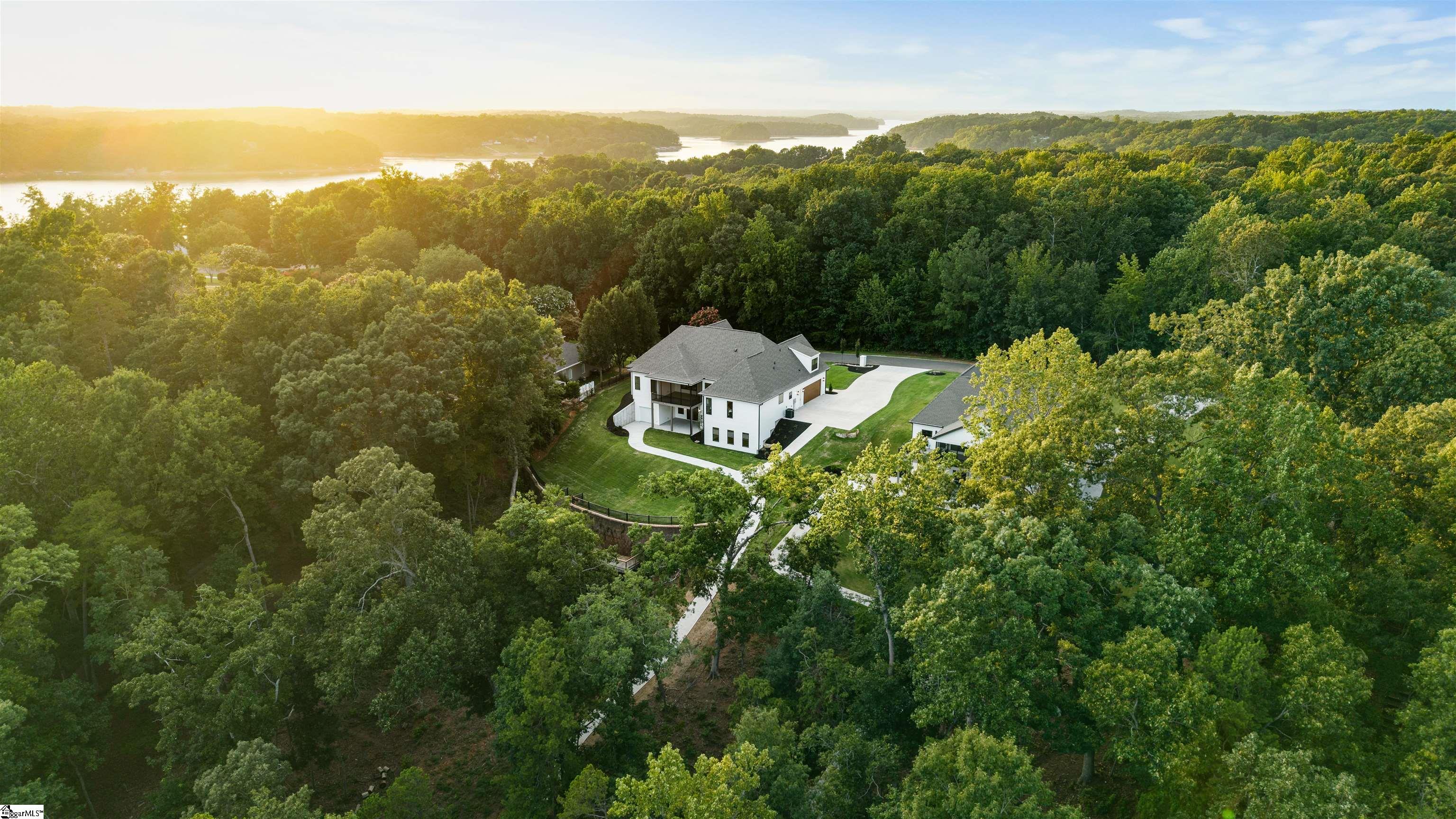 107 Andrea Pointe Property Photo 13