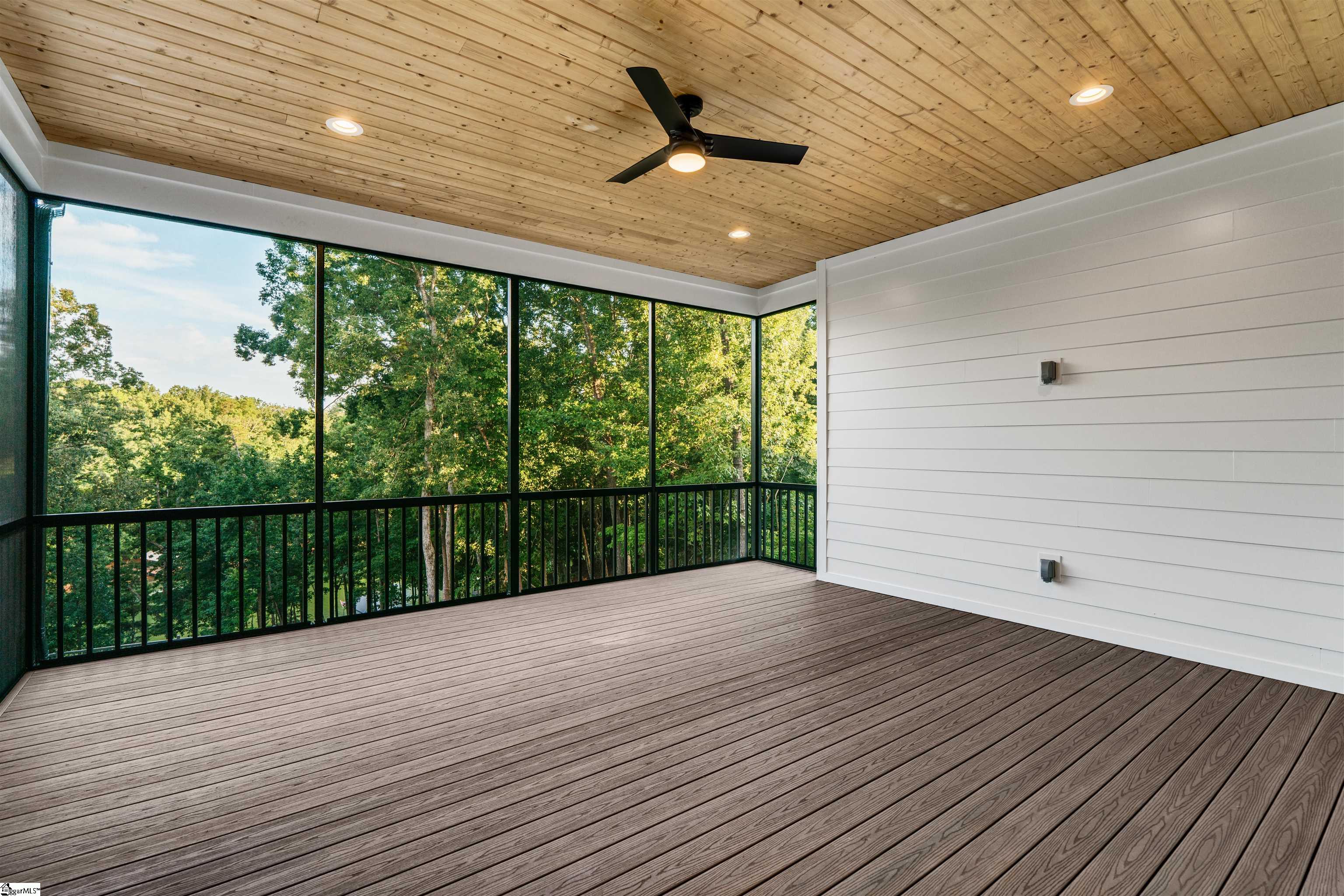 107 Andrea Pointe Property Photo 44