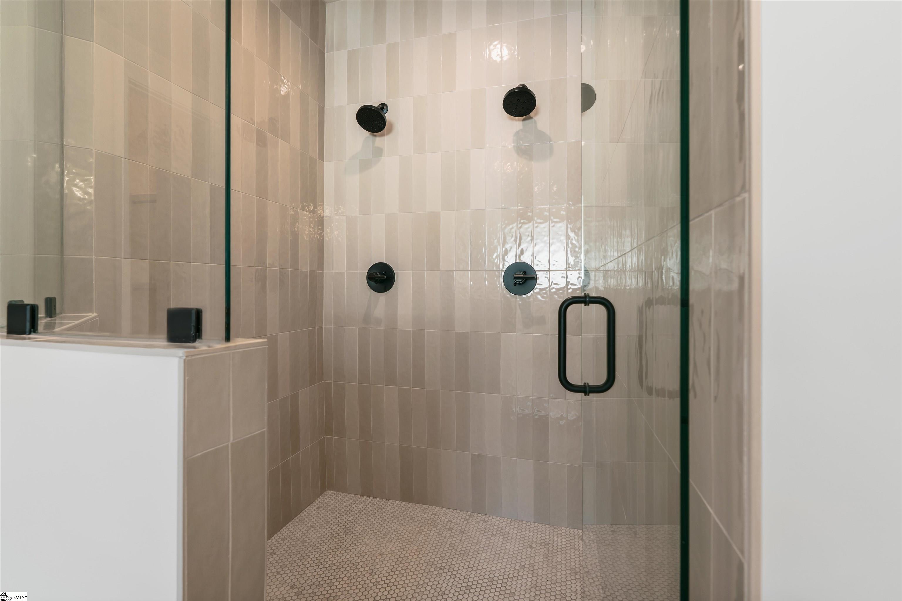 107 Andrea Pointe Property Photo 29