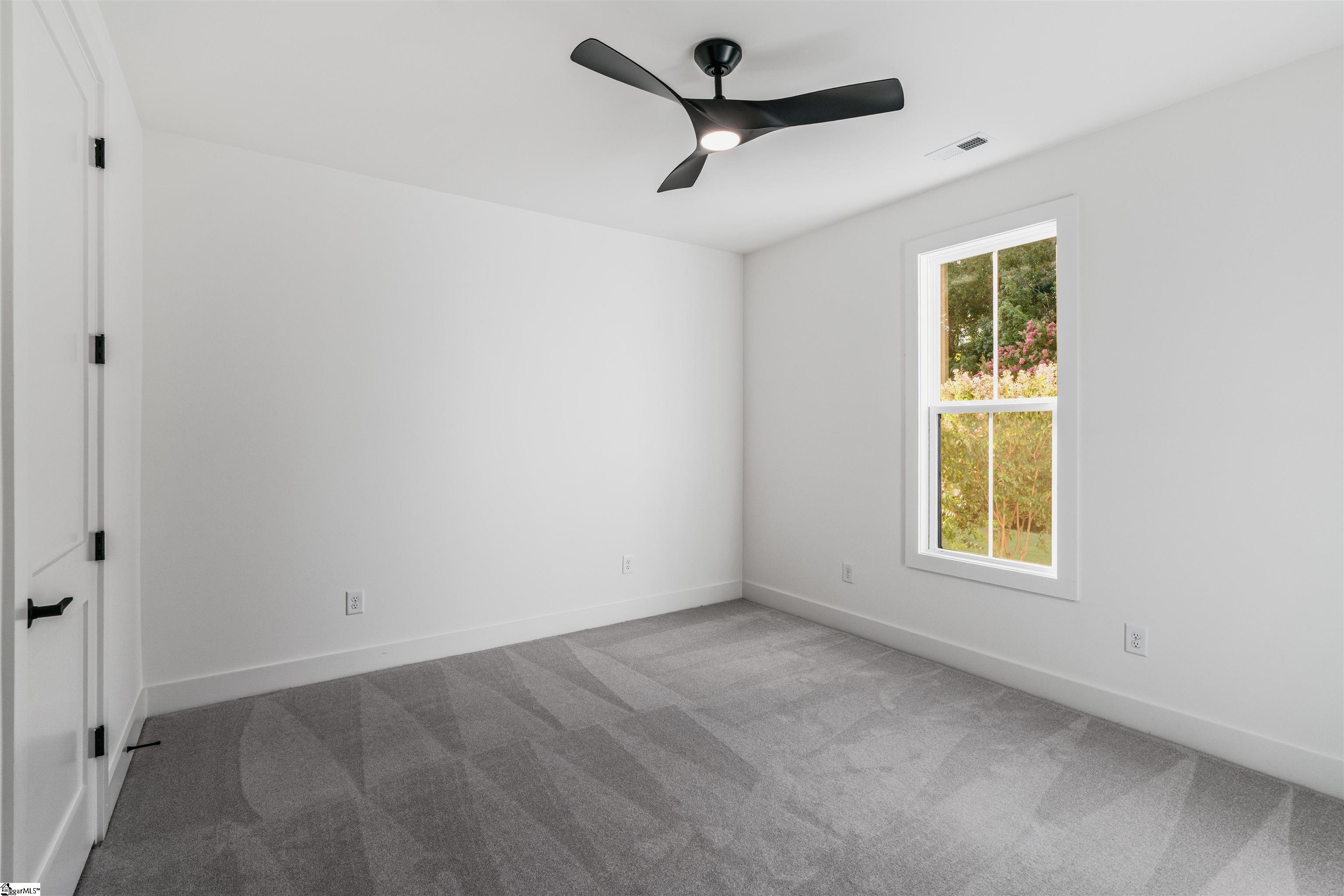 107 Andrea Pointe Property Photo 33