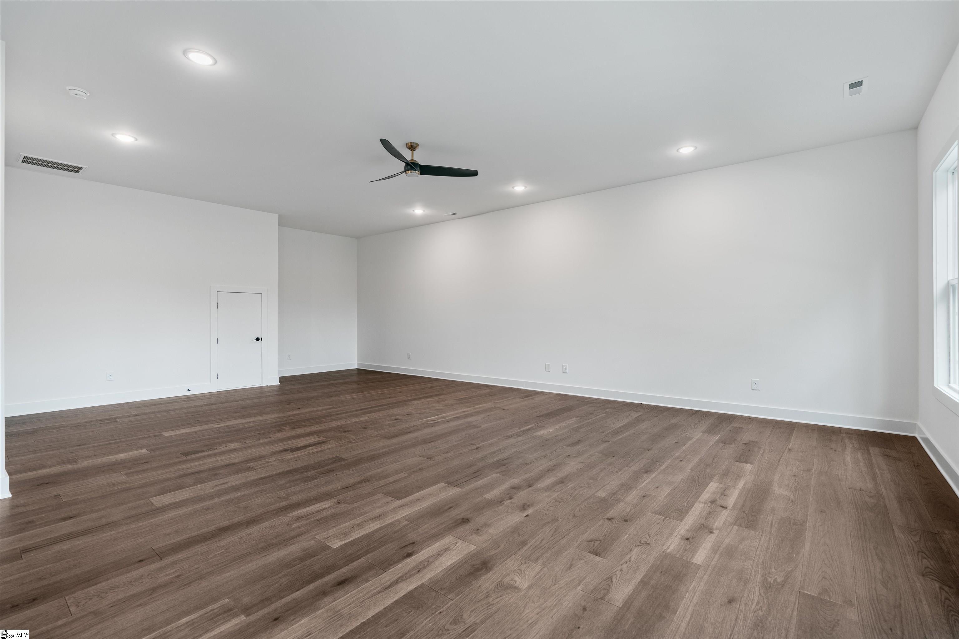 107 Andrea Pointe Property Photo 42