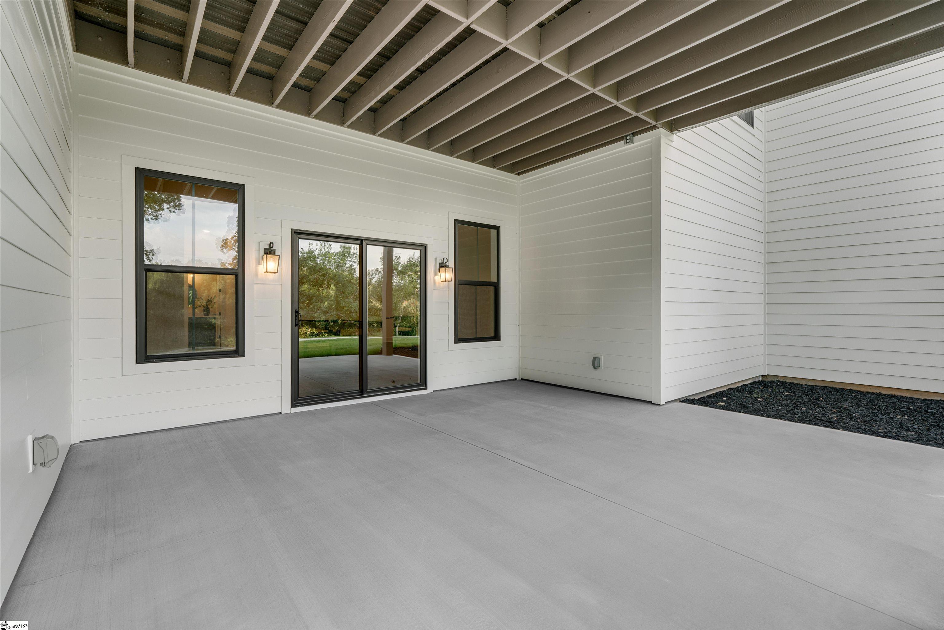 107 Andrea Pointe Property Photo 44