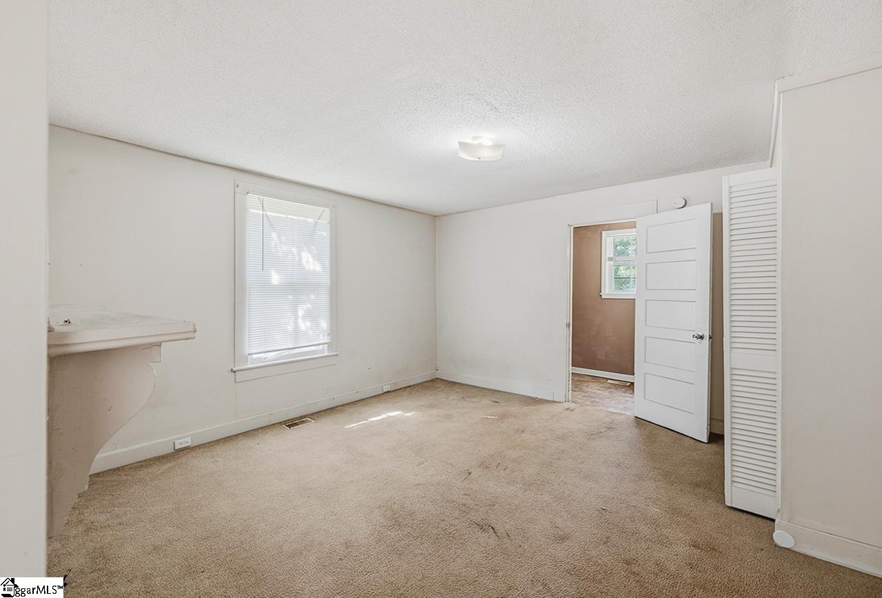310 Hawkins Street Property Photo 13