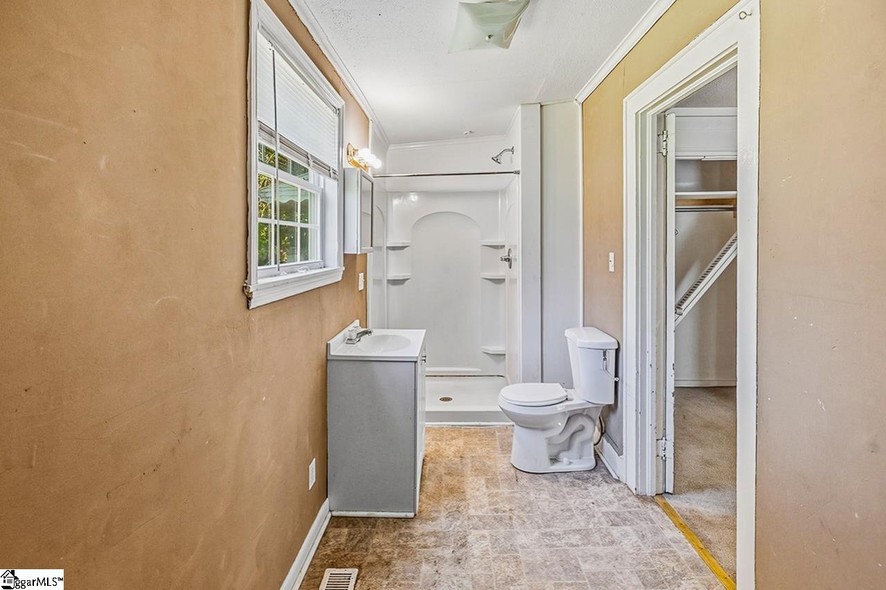 310 Hawkins Street Property Photo 18