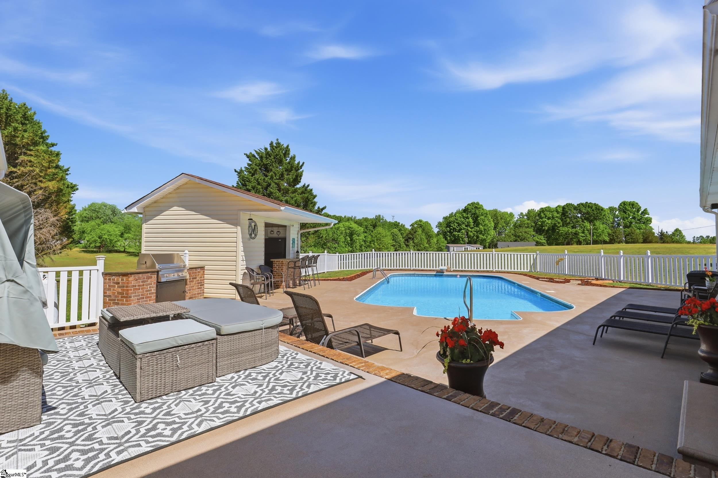 475 Mcmahan Mill Road Property Photo 2