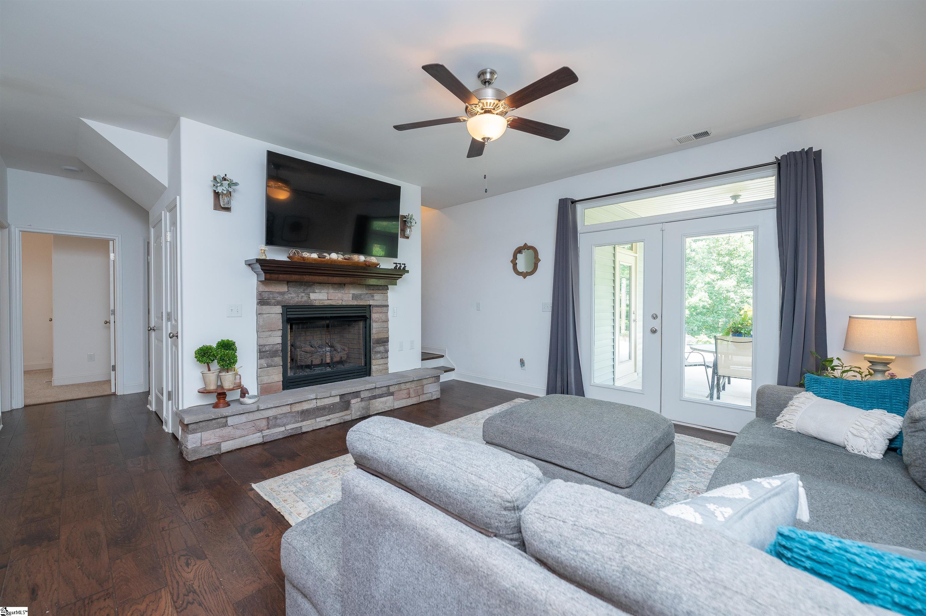 307 Barnhill Court Property Photo 10
