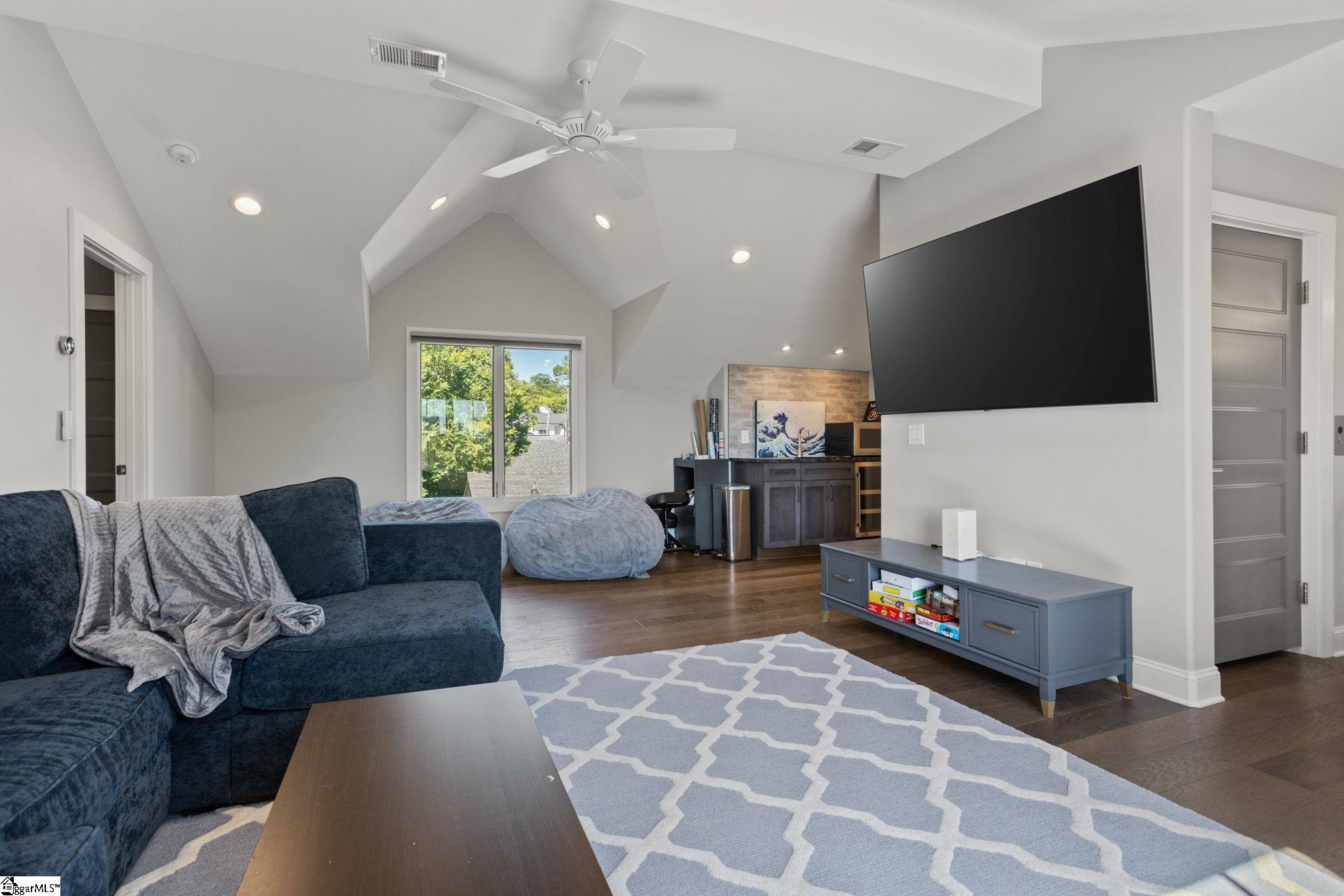 101 Gower Street Property Photo 35