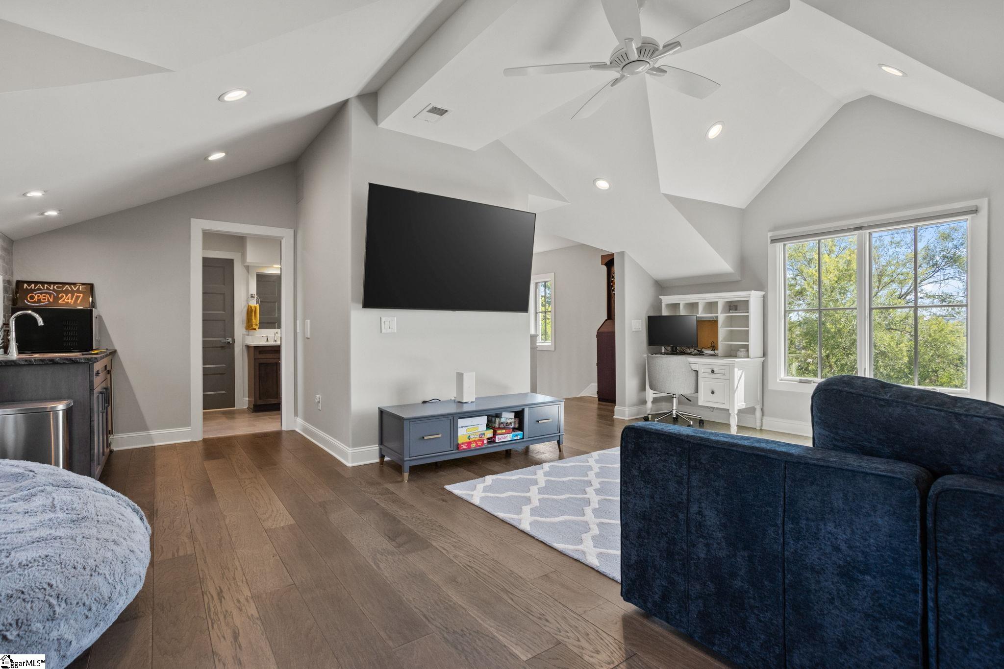 101 Gower Street Property Photo 36
