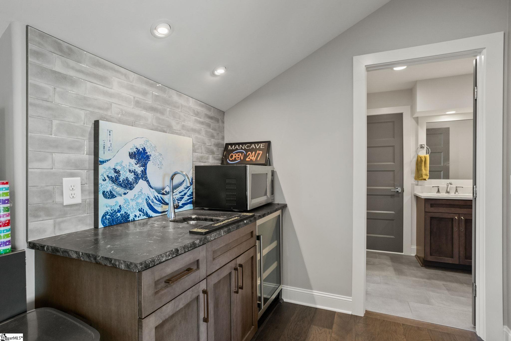 101 Gower Street Property Photo 37