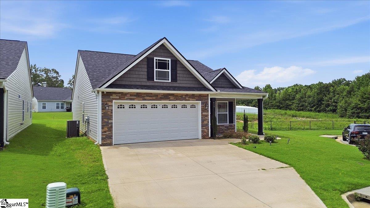 419 Bud Farmer Place Property Photo 3