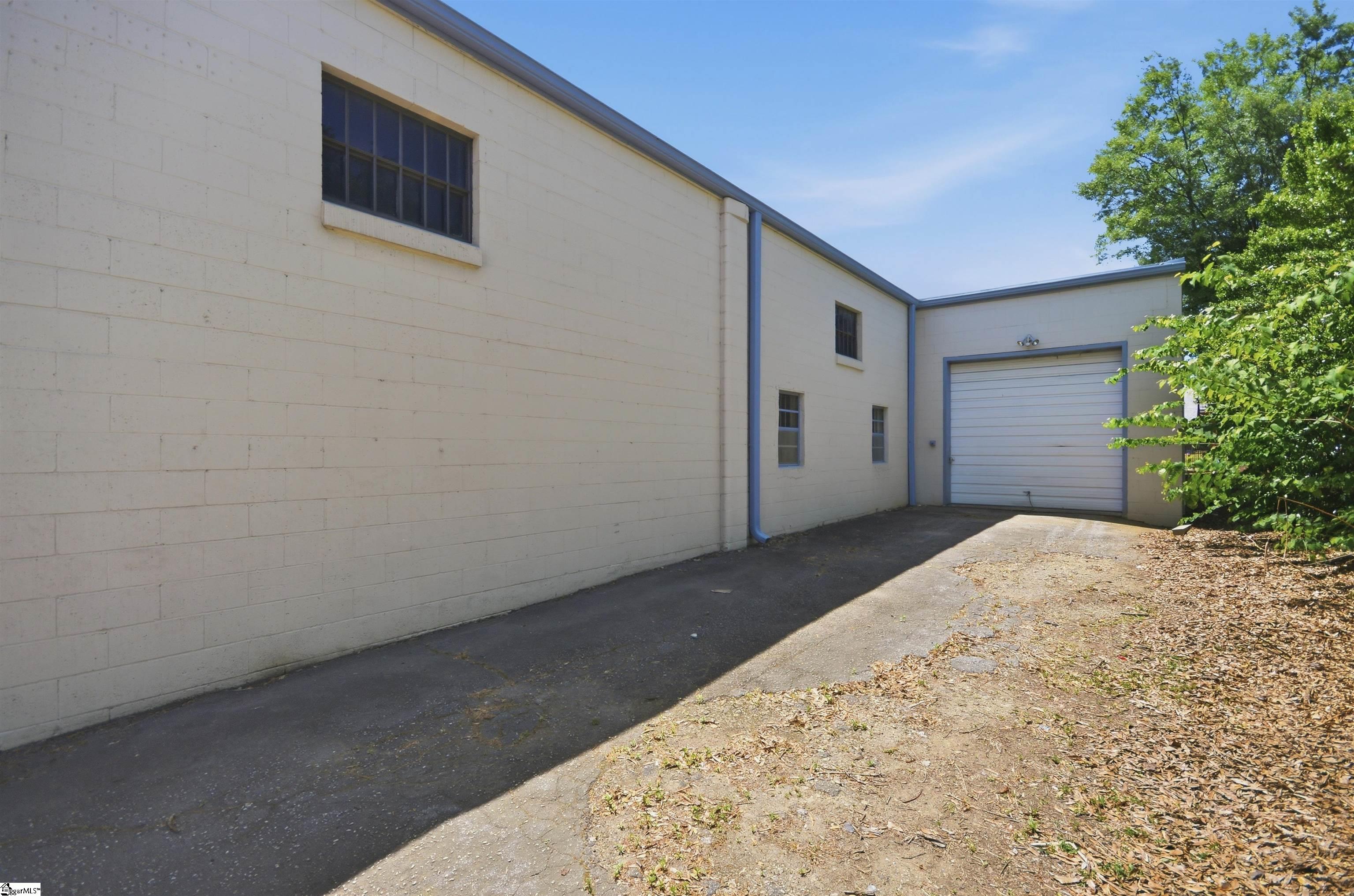 302 W Washington Street Property Photo 10