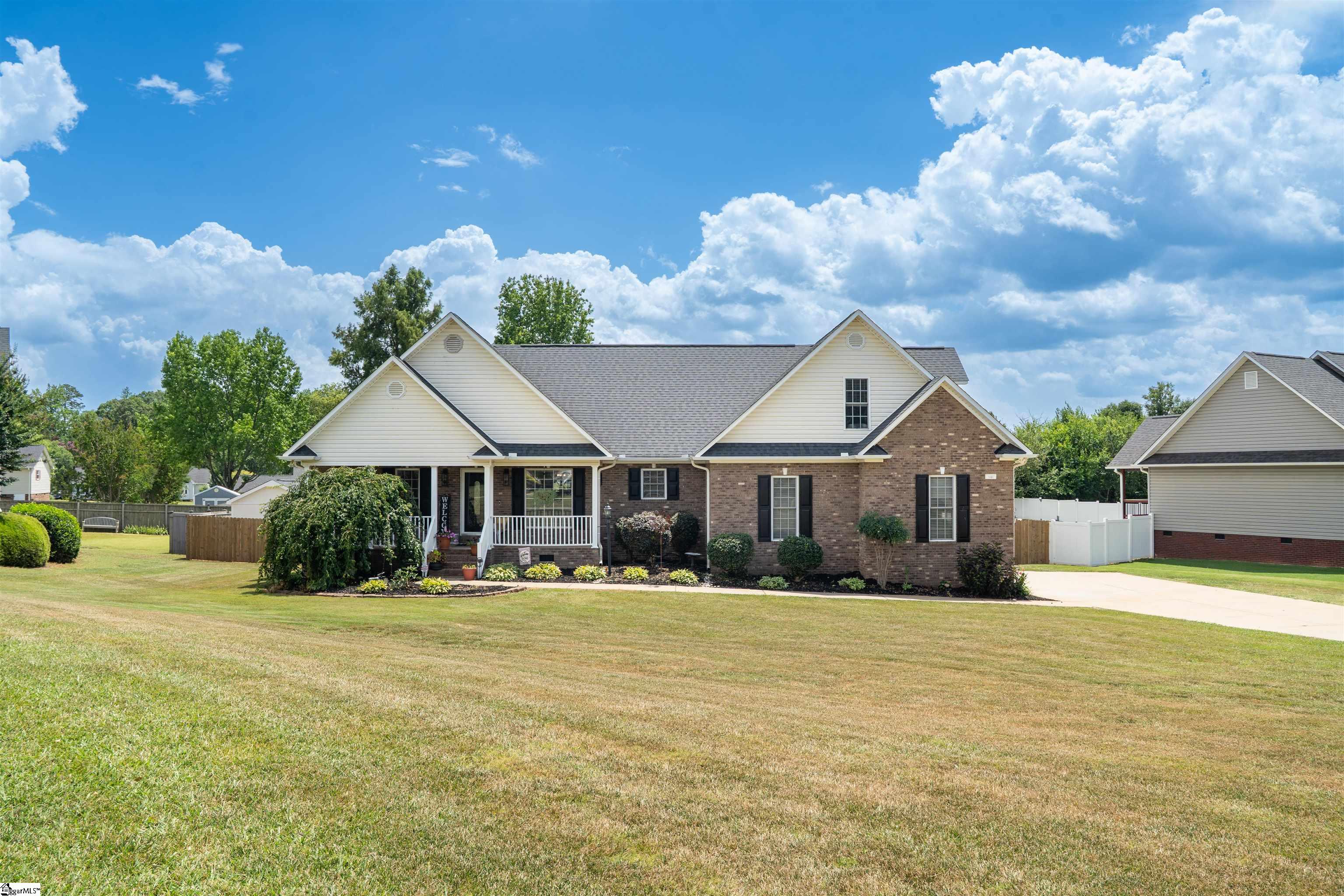 1599052 Property Photo 1