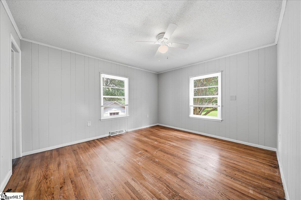 412 Hood Road Property Photo 9