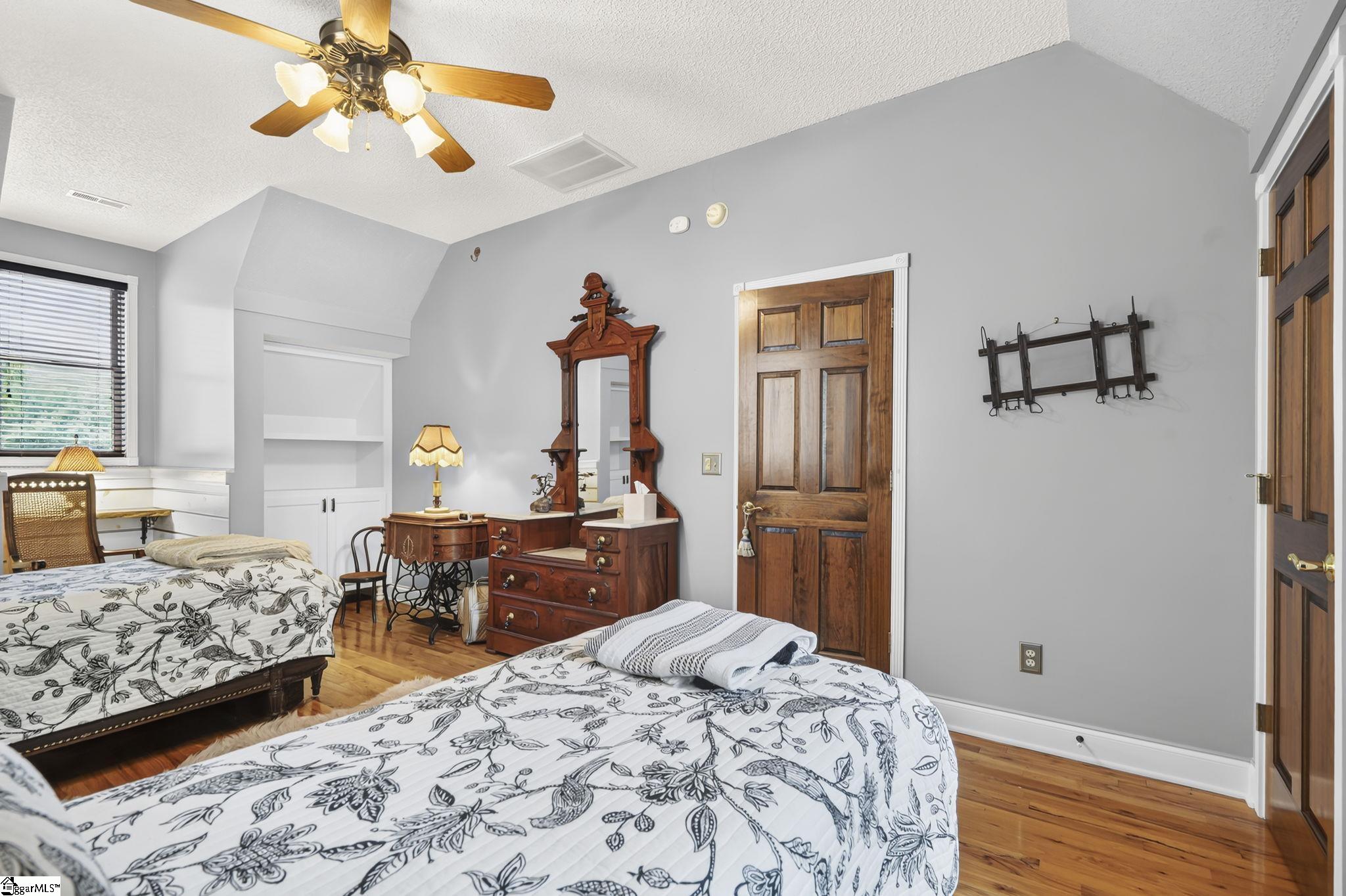 214 Raven Cliff Road Property Photo 27