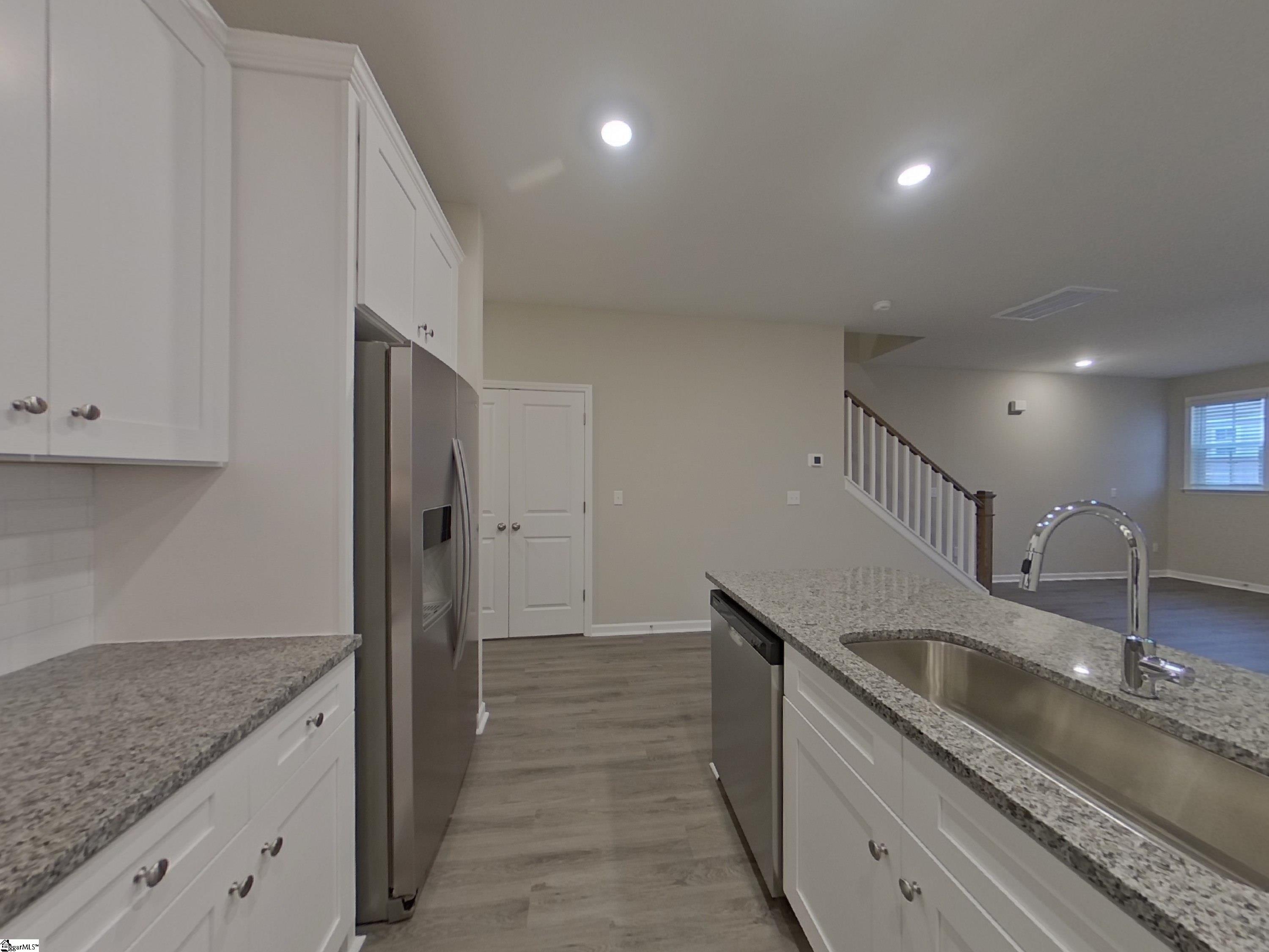 1599061 Property Photo 5
