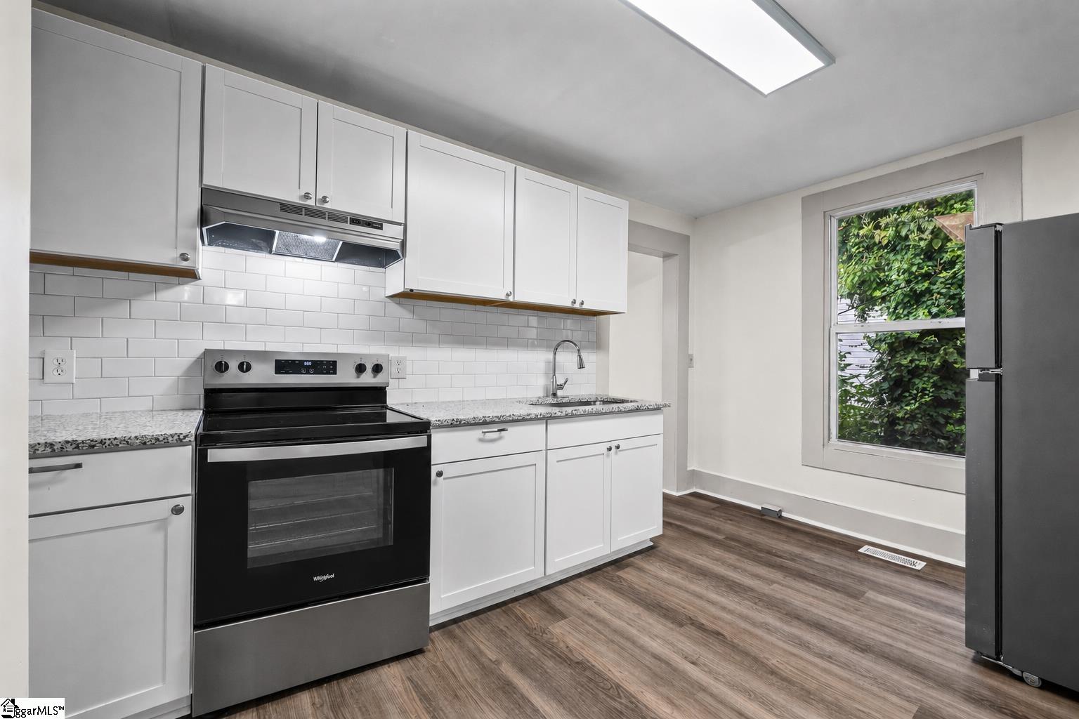 151 Palisade Street Property Photo 9