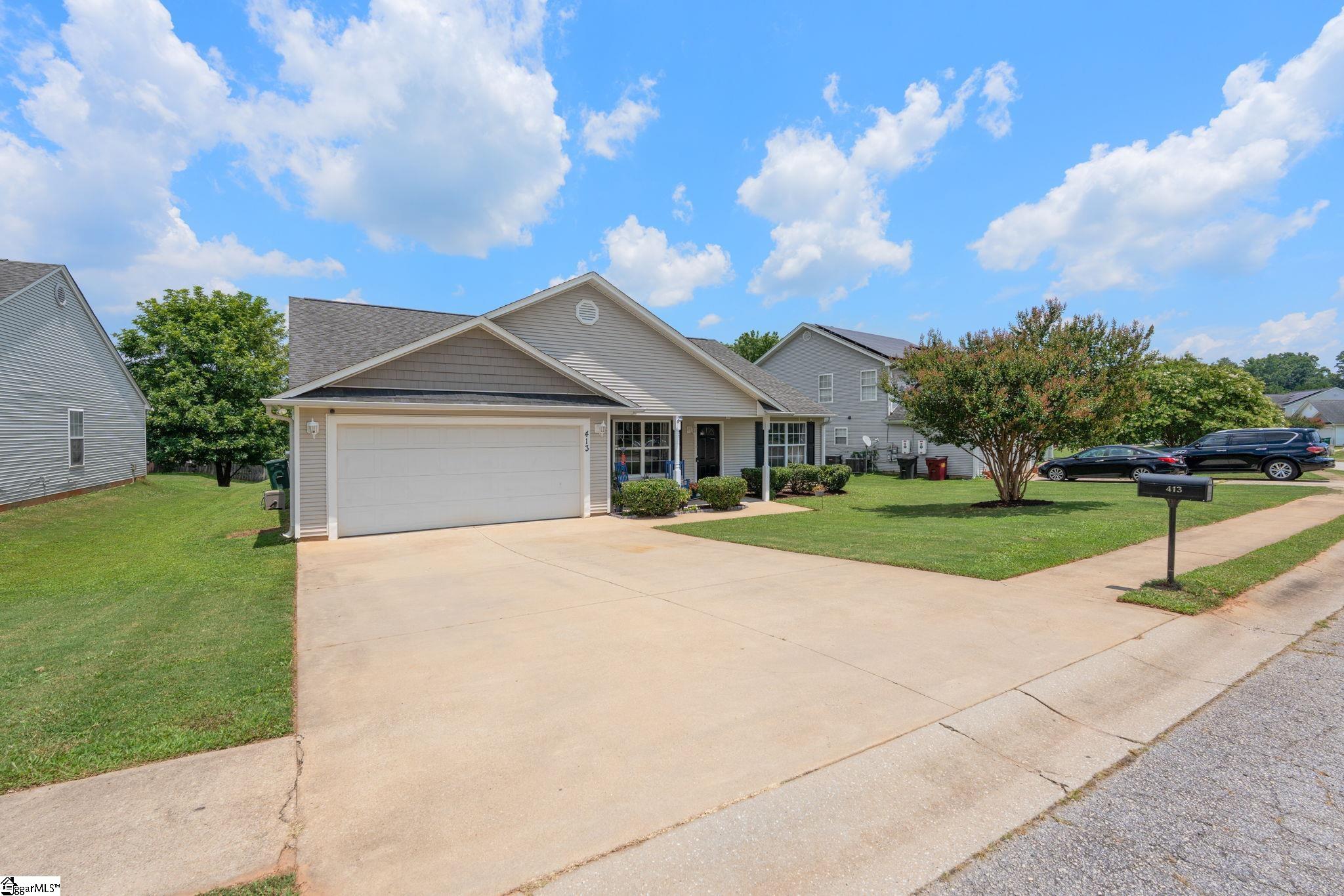 413 Bentridge Drive Property Photo 2
