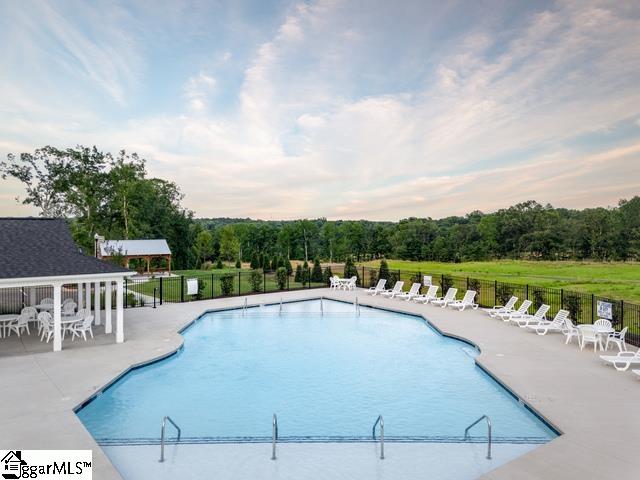 1599108 Property Photo 3