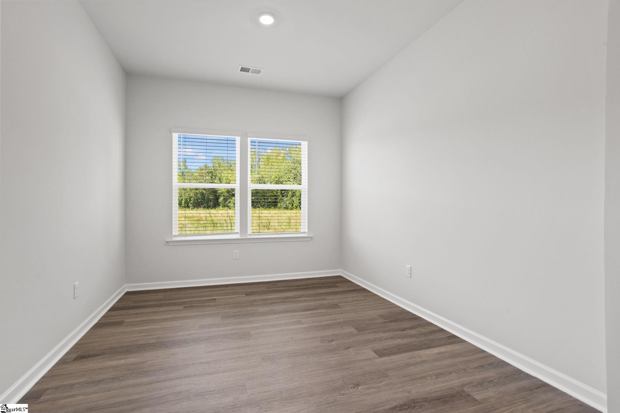 1599122 Property Photo 12