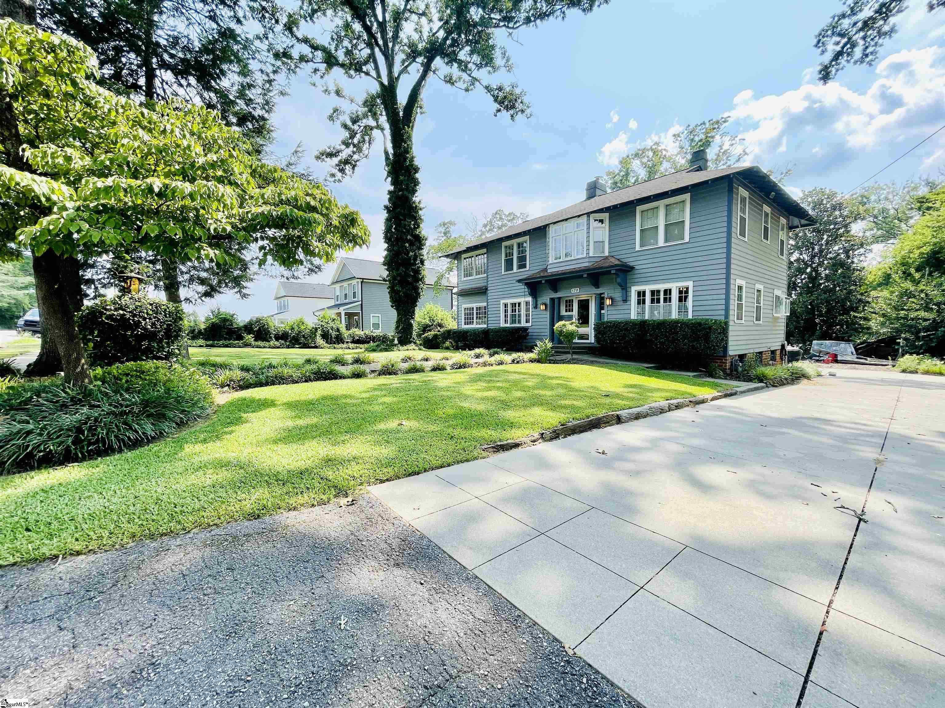 1711 S Holly Street Property Photo 3