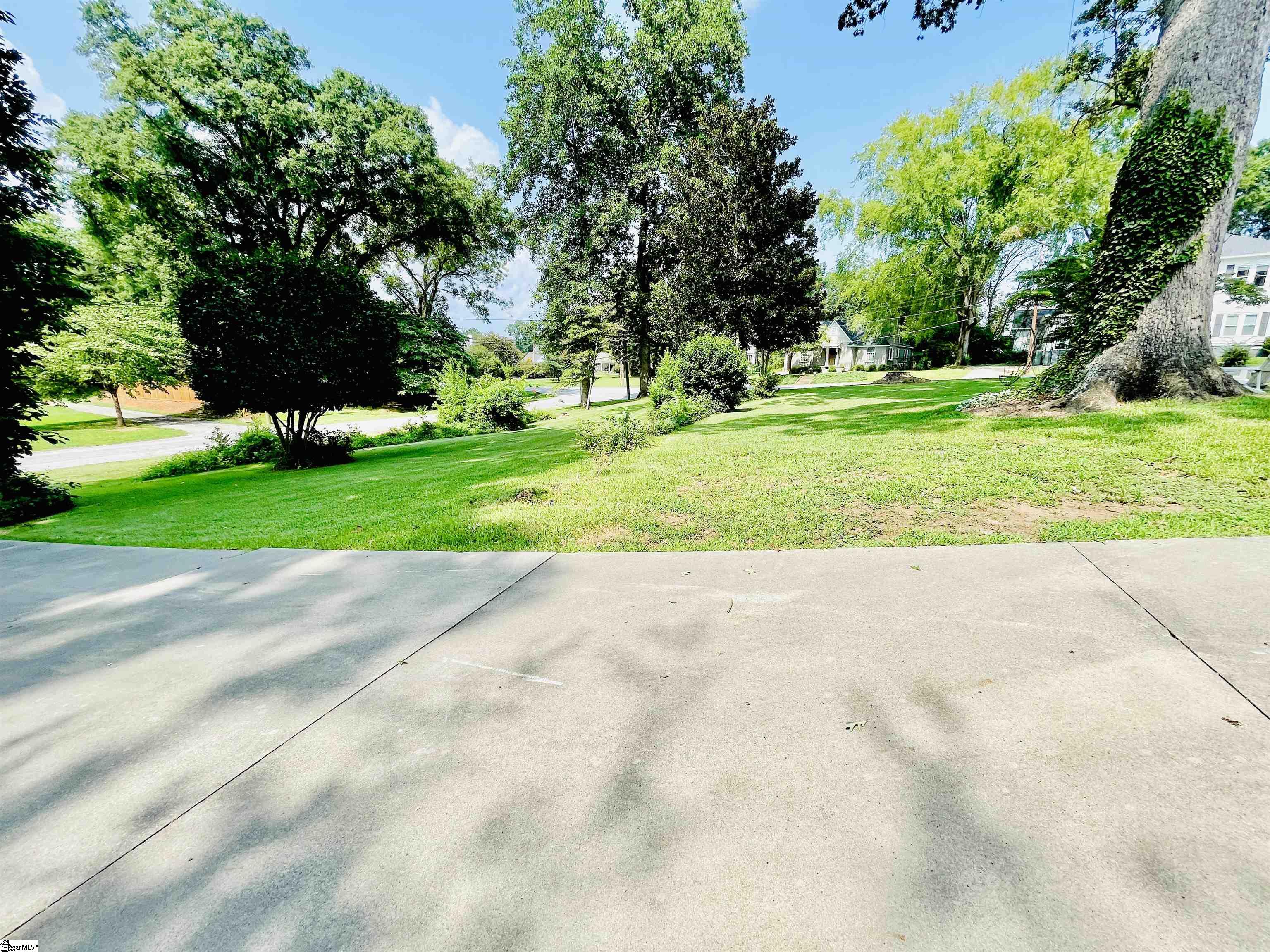 1711 S Holly Street Property Photo 7