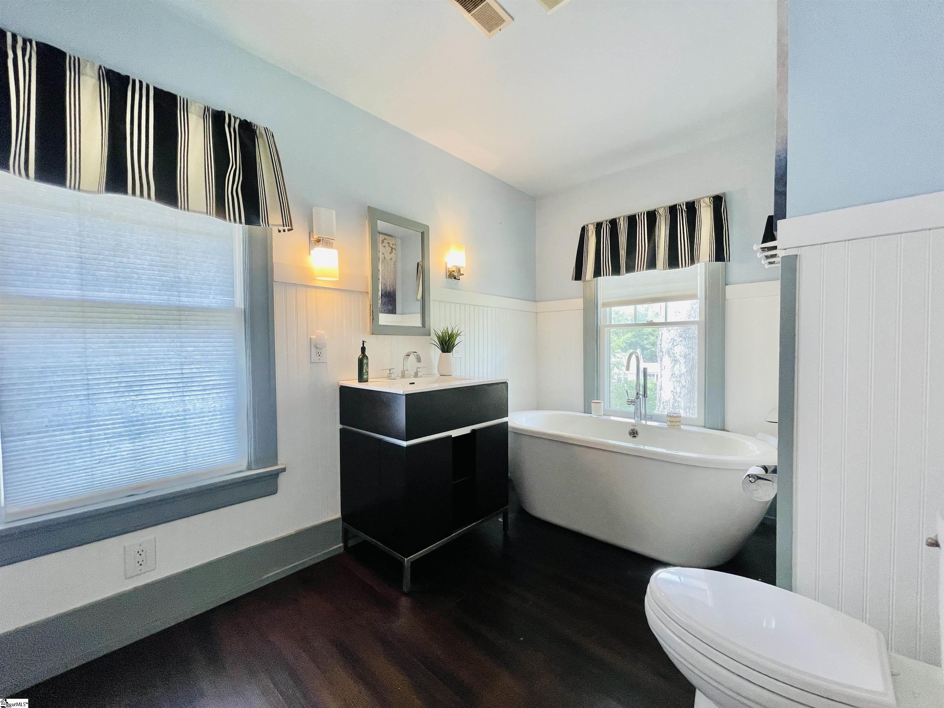 1711 S Holly Street Property Photo 33