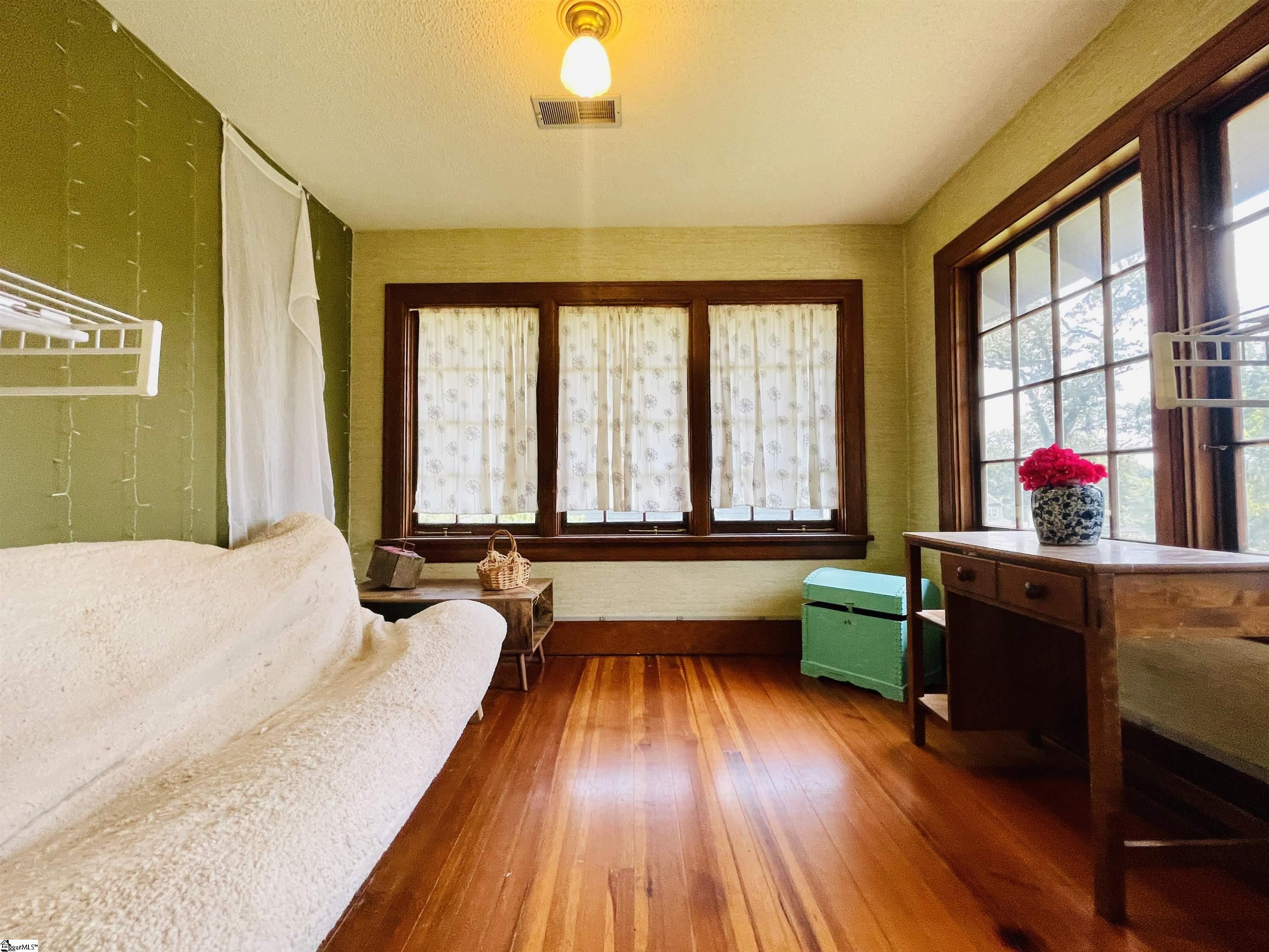 1711 S Holly Street Property Photo 40