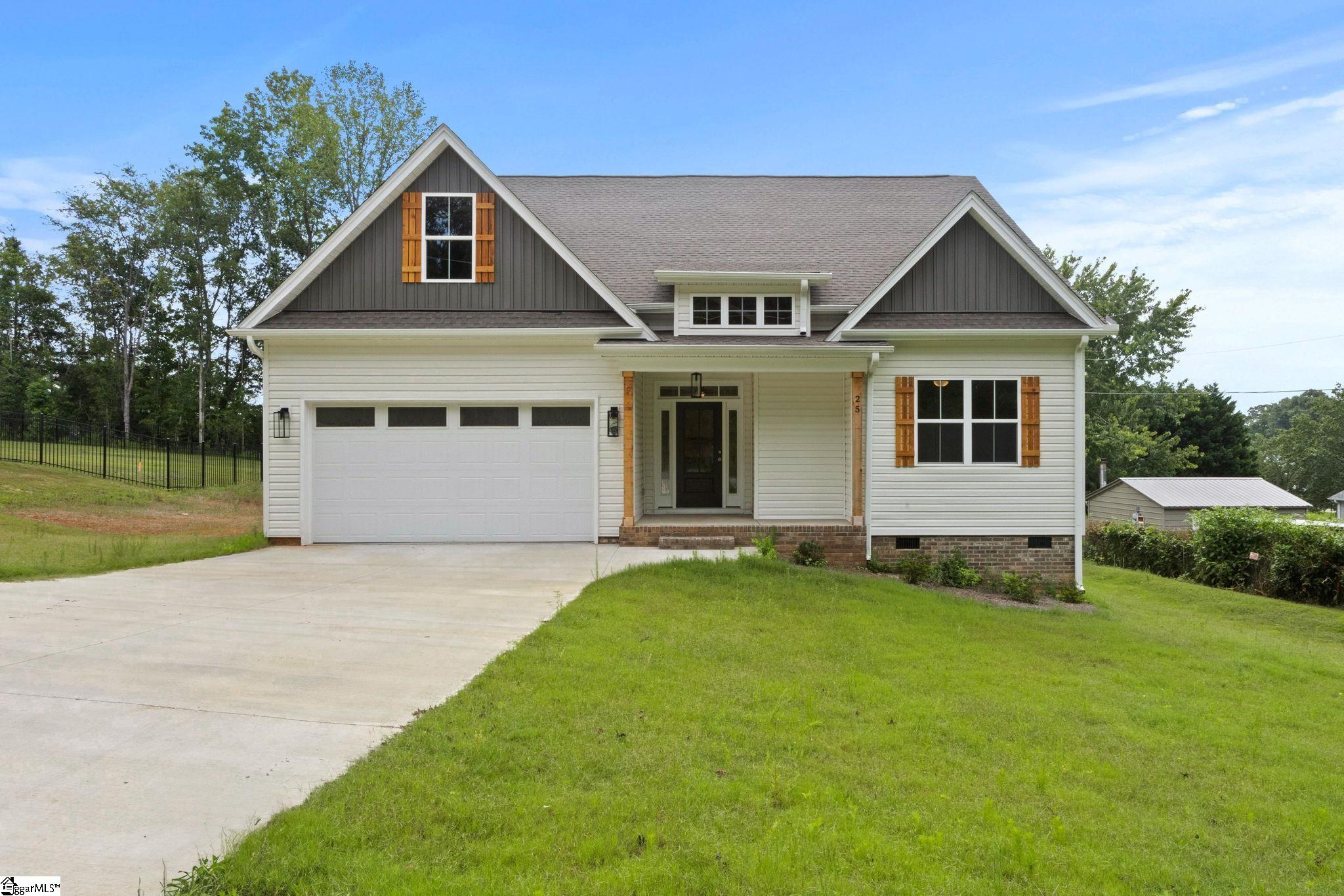 25 Greenbriar Lane Property Photo 1