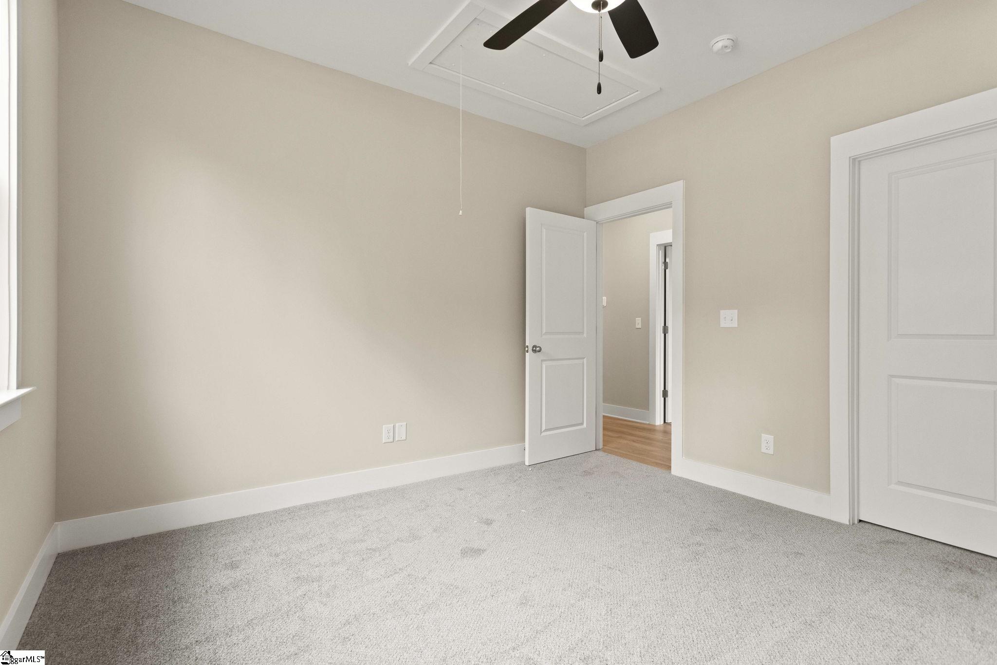 25 Greenbriar Lane Property Photo 6