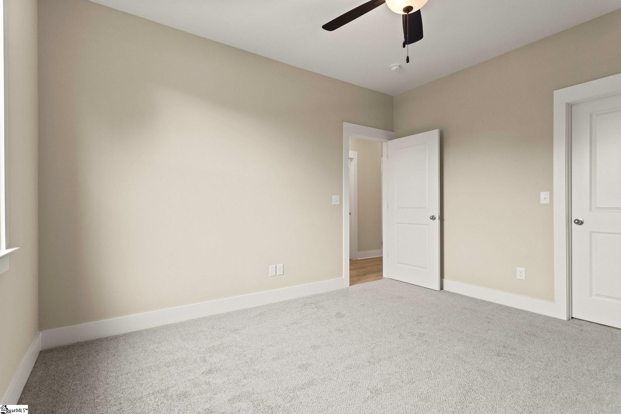 25 Greenbriar Lane Property Photo 8