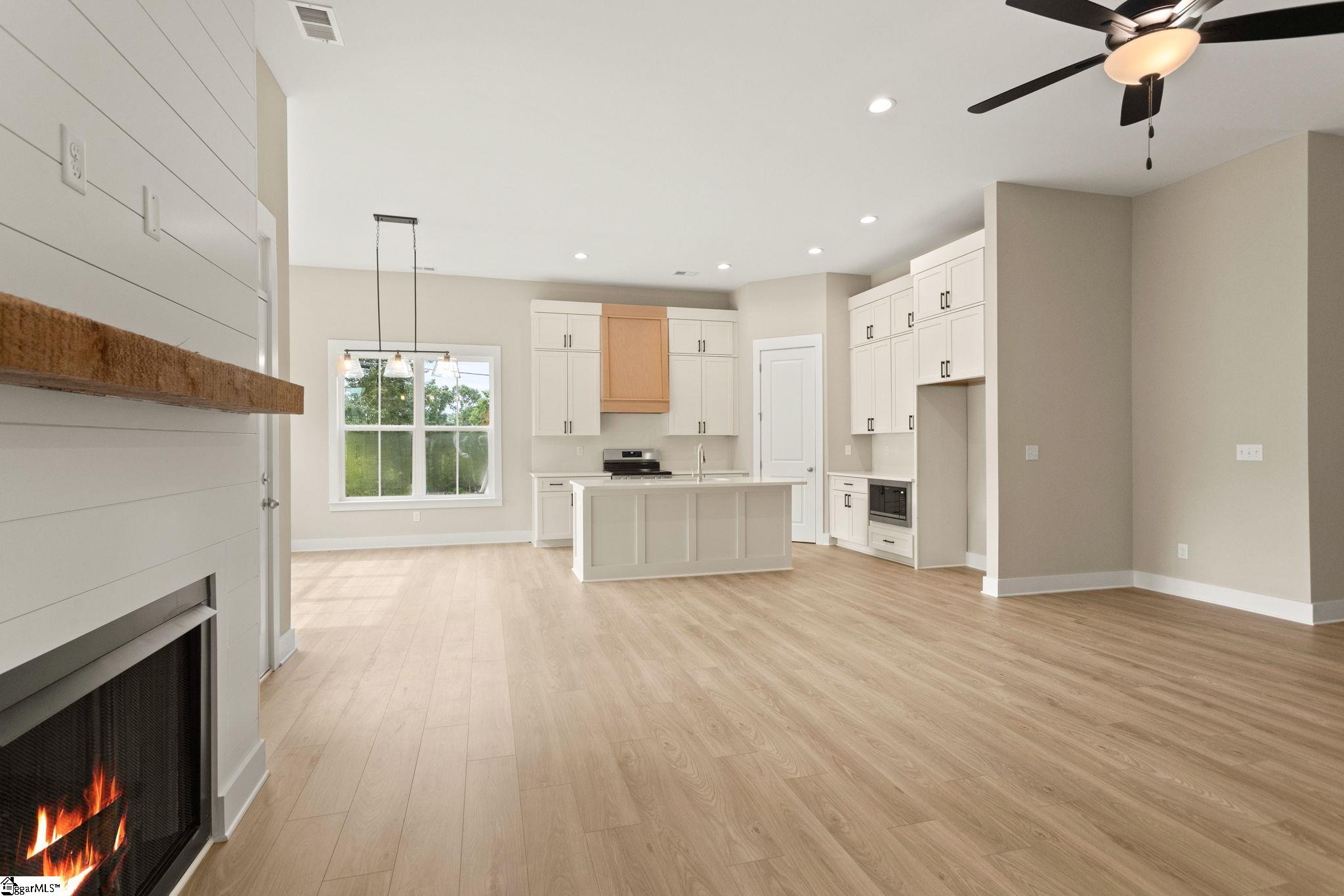 25 Greenbriar Lane Property Photo 10