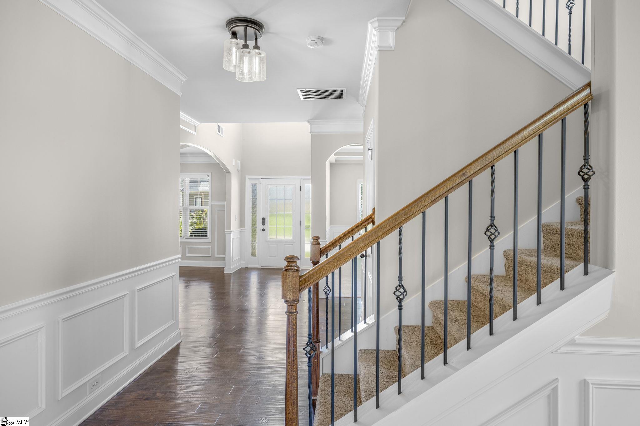 120 Sandpine Way Property Photo 3