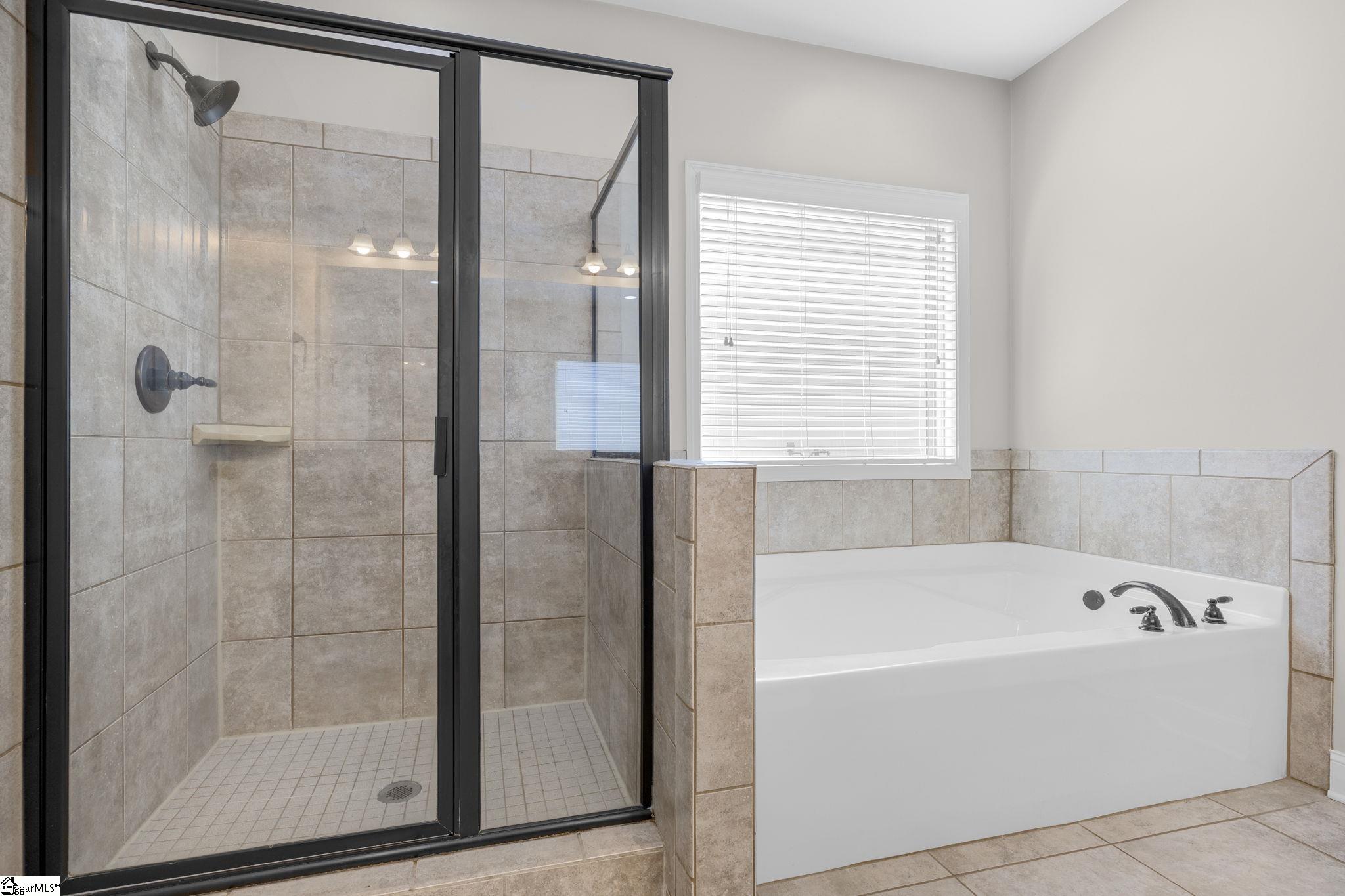 120 Sandpine Way Property Photo 28