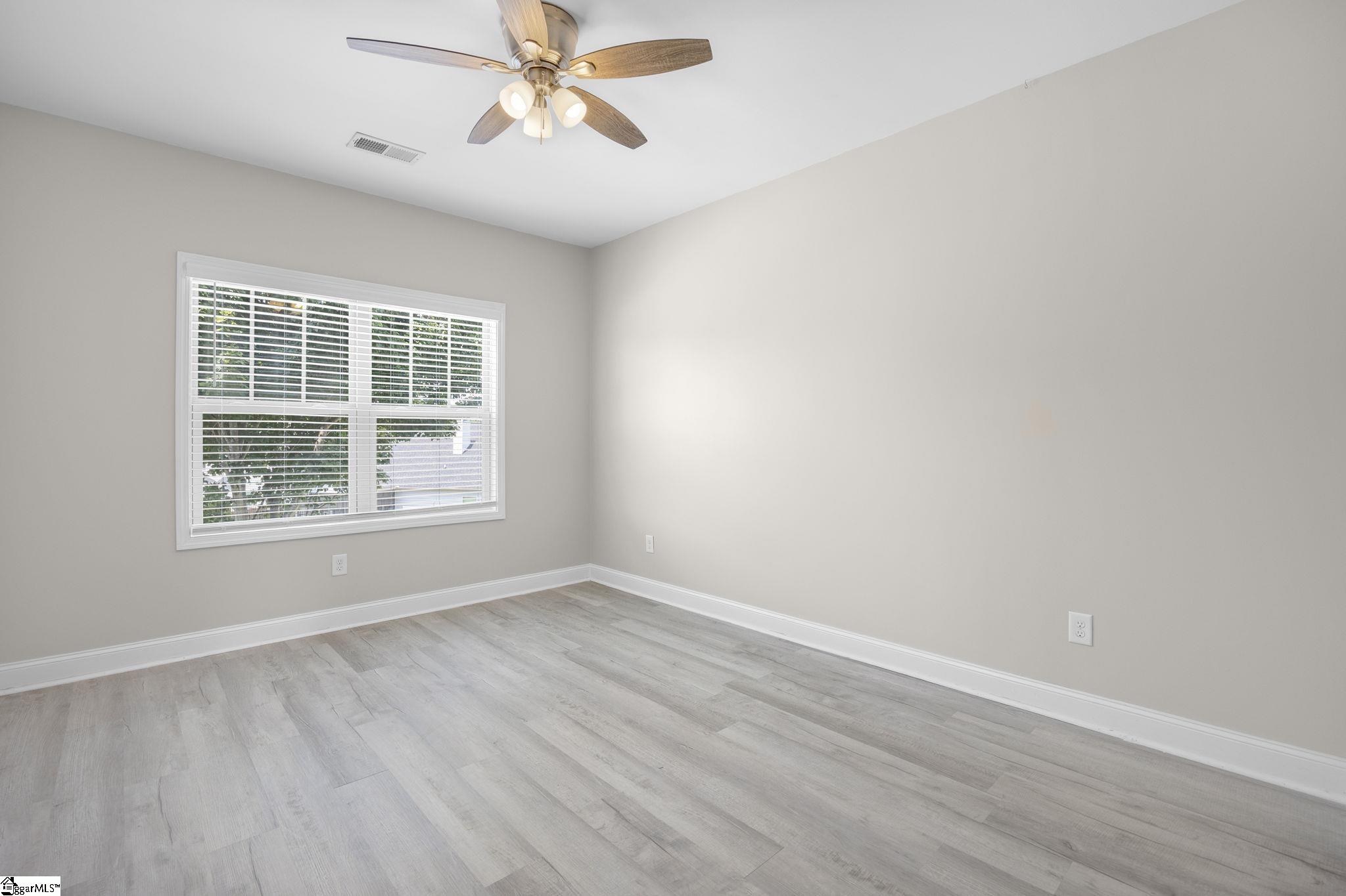 120 Sandpine Way Property Photo 34