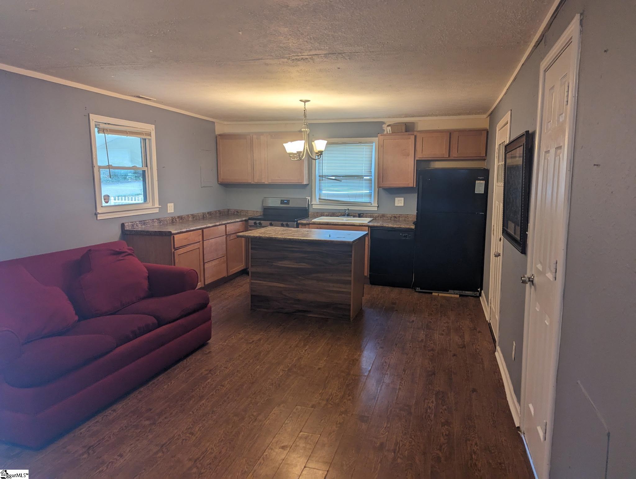 109 Autumn Lane Property Photo 3