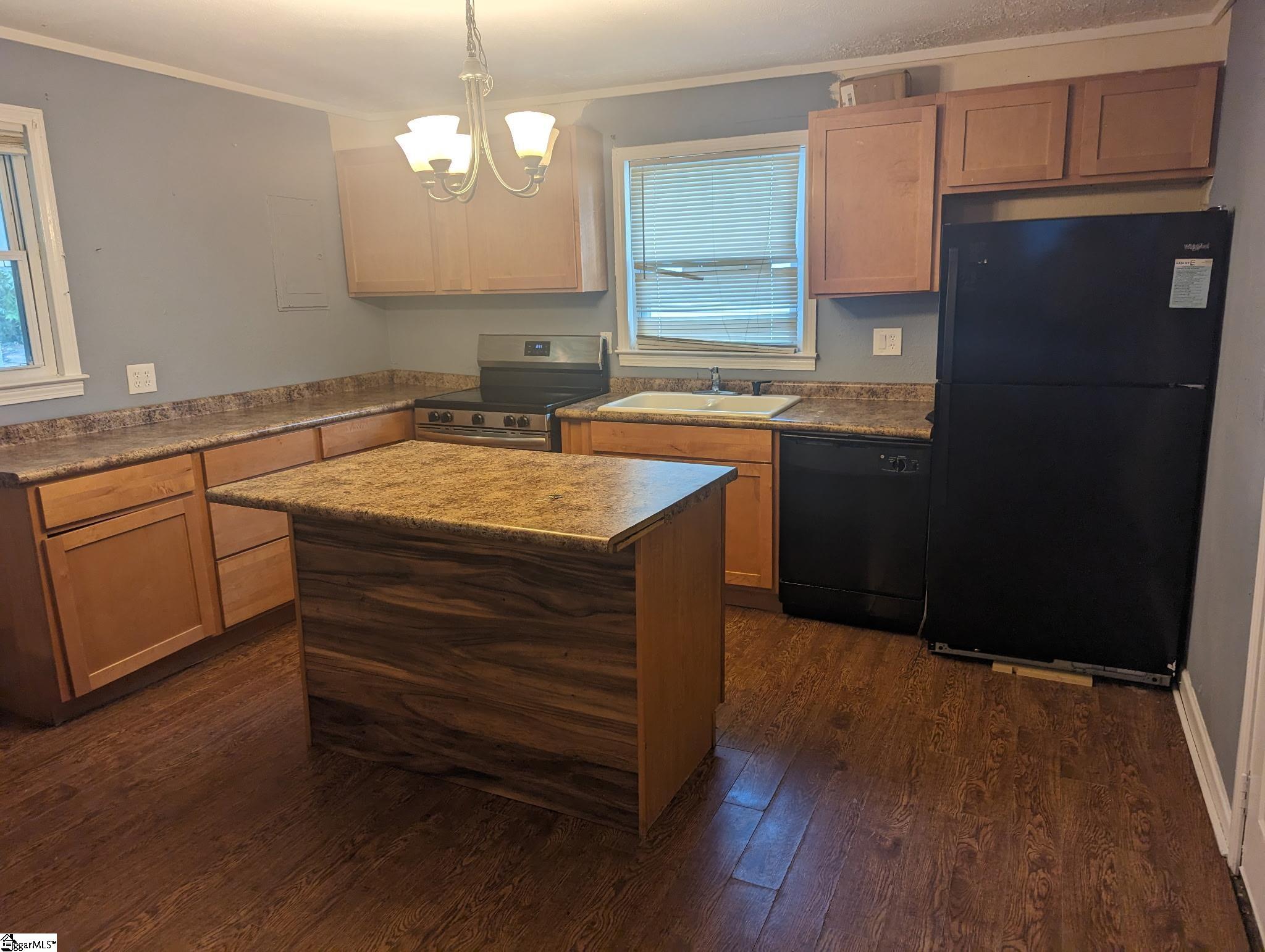 109 Autumn Lane Property Photo 4