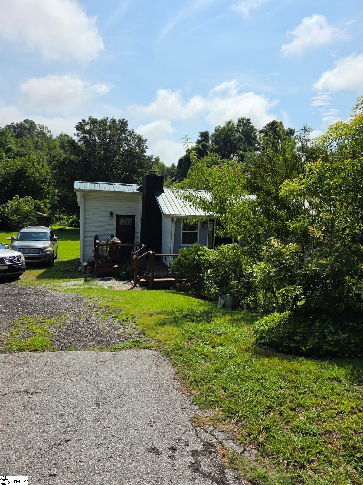 258 Bates Crossing Road Property Photo 2